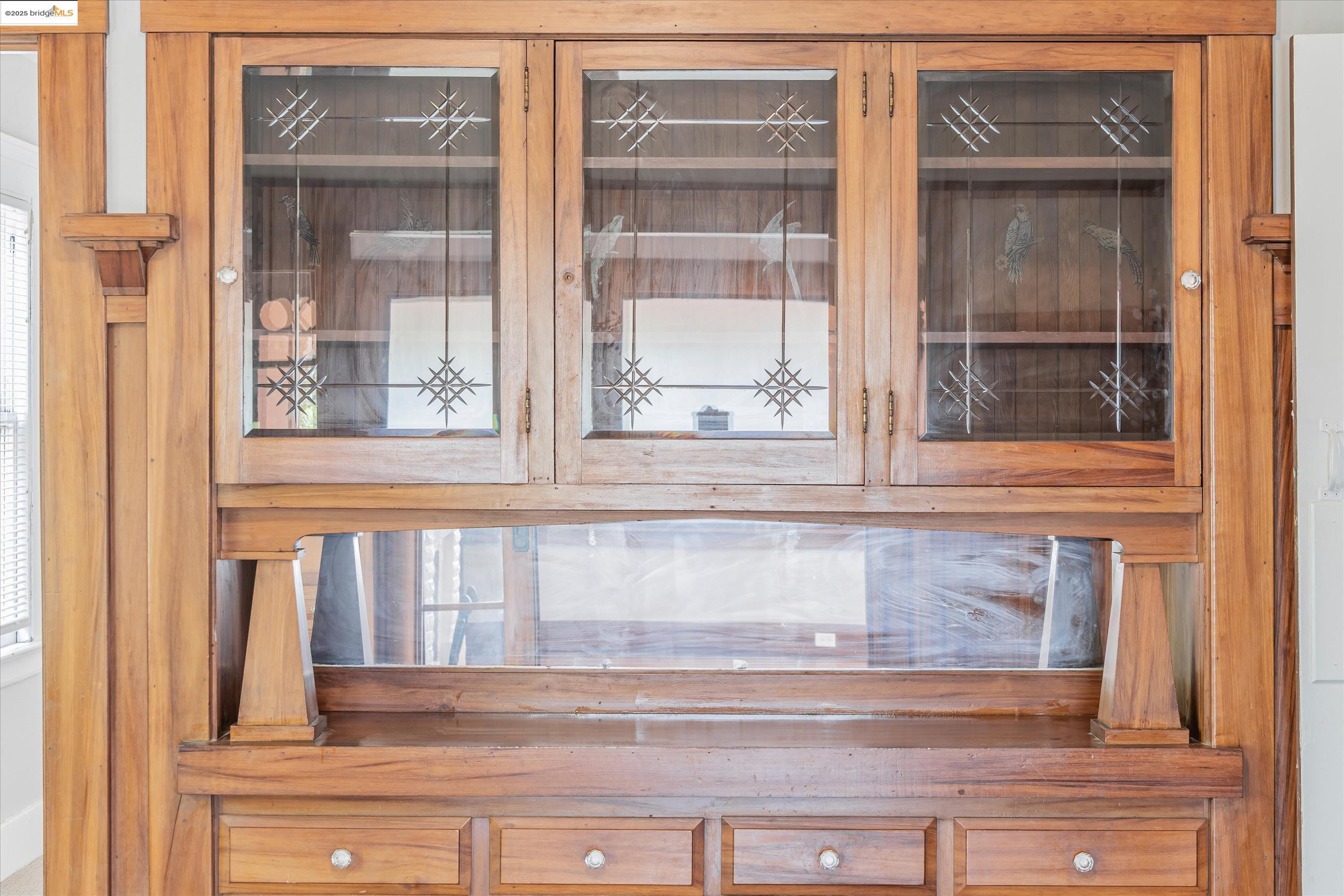 Detail Gallery Image 17 of 47 For 3531 Lakeshore Ave, Oakland,  CA 94610 - 4 Beds | 1/1 Baths