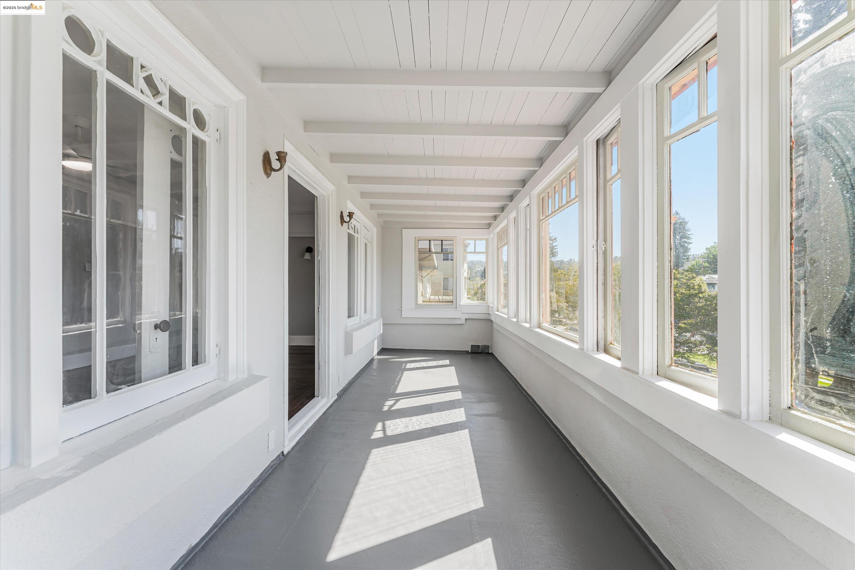 Detail Gallery Image 25 of 47 For 3531 Lakeshore Ave, Oakland,  CA 94610 - 4 Beds | 1/1 Baths