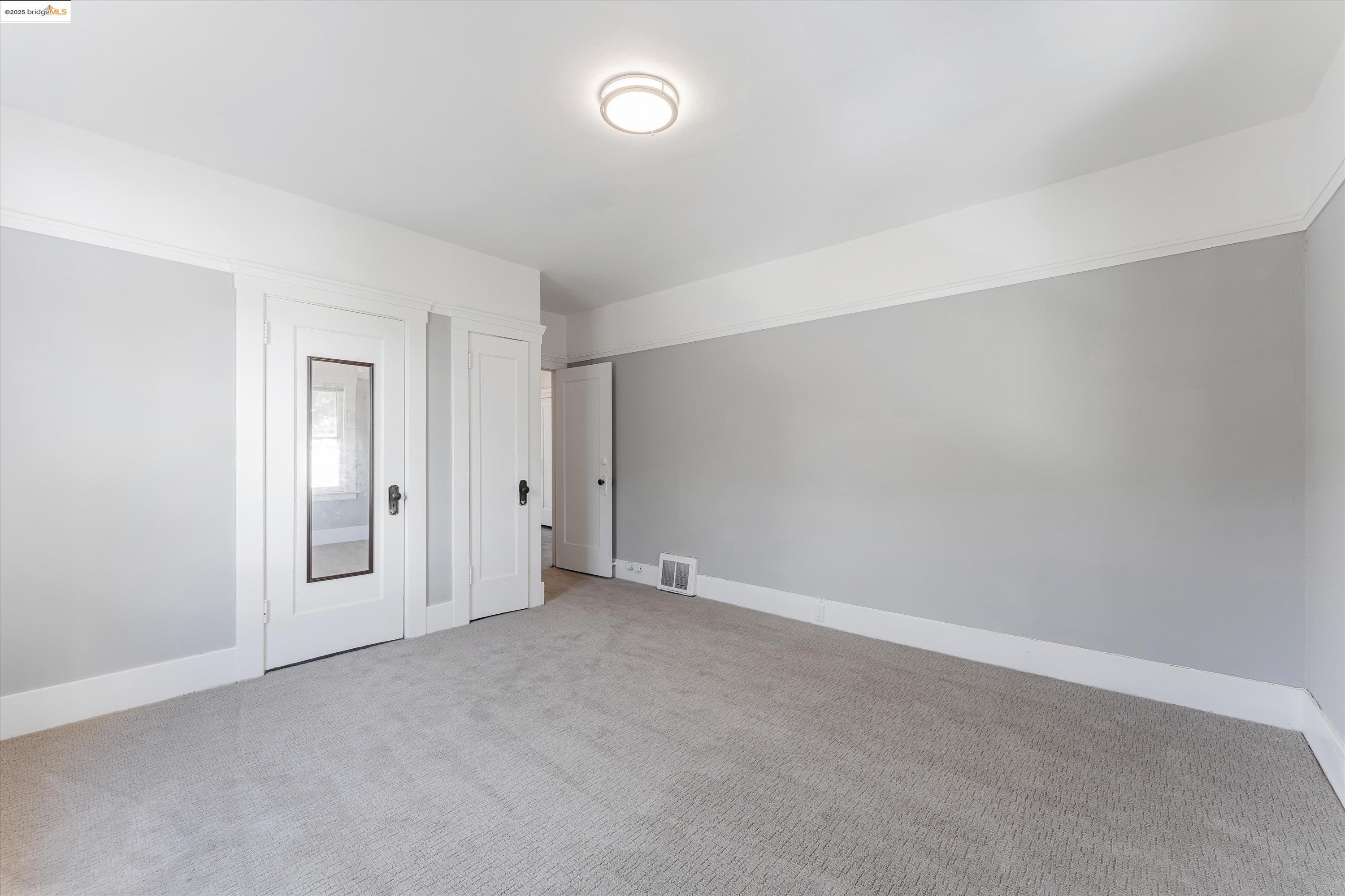 Detail Gallery Image 34 of 47 For 3531 Lakeshore Ave, Oakland,  CA 94610 - 4 Beds | 1/1 Baths