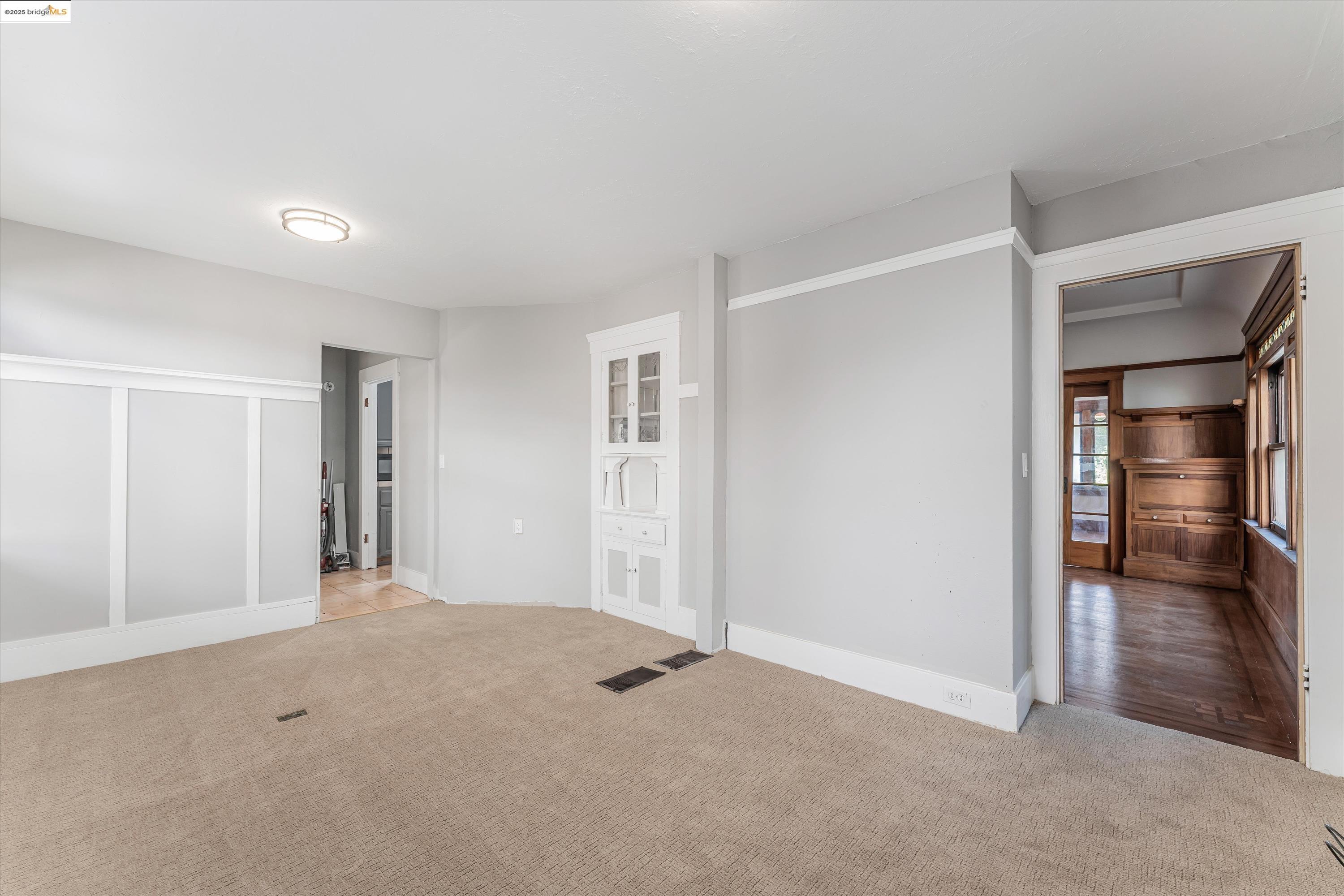 Detail Gallery Image 37 of 47 For 3531 Lakeshore Ave, Oakland,  CA 94610 - 4 Beds | 1/1 Baths