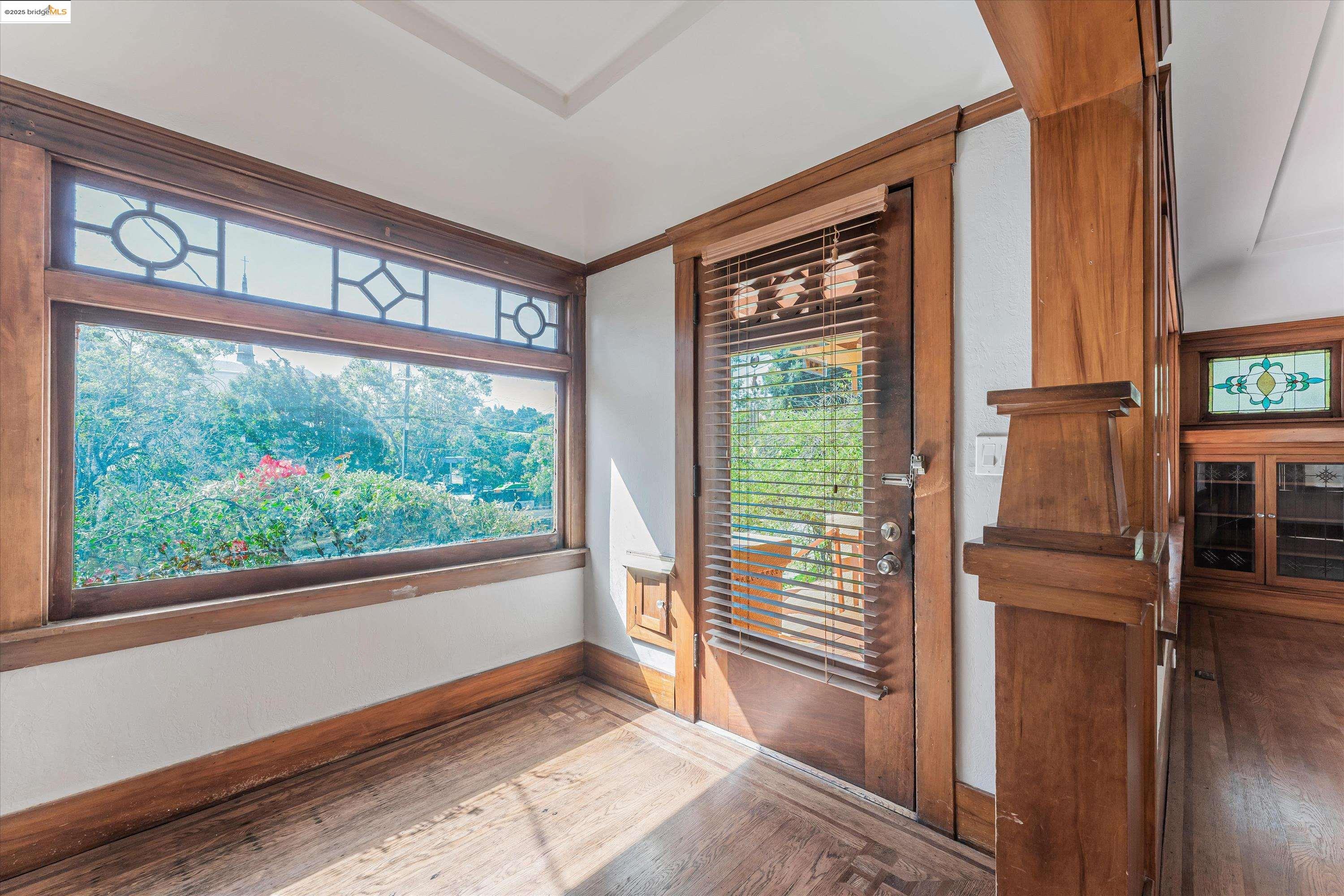 Detail Gallery Image 38 of 47 For 3531 Lakeshore Ave, Oakland,  CA 94610 - 4 Beds | 1/1 Baths