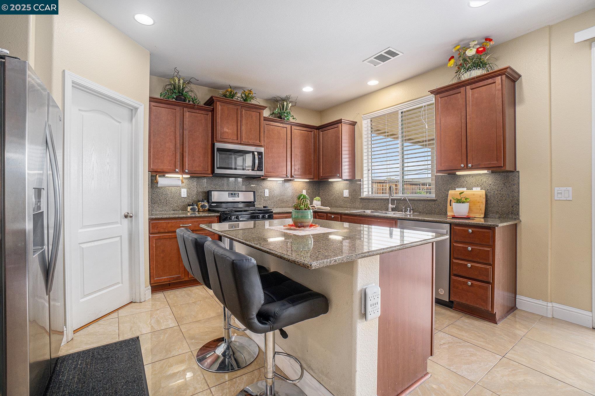 1124 Europena Drive, Brentwood, California 94513, 5 Bedrooms Bedrooms, 11 Rooms Rooms,3 BathroomsBathrooms,Residential Lease,For Rent,1124 Europena Drive,41102161