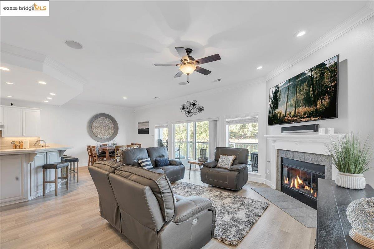 Detail Gallery Image 13 of 60 For 1031 Shoreline Dr. #8,  Copperopolis,  CA 95228 - 3 Beds | 2 Baths