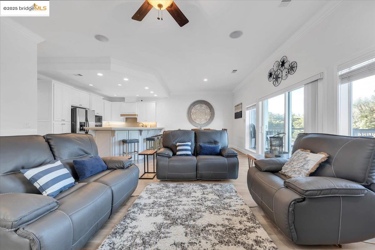 Detail Gallery Image 14 of 60 For 1031 Shoreline Dr. #8,  Copperopolis,  CA 95228 - 3 Beds | 2 Baths