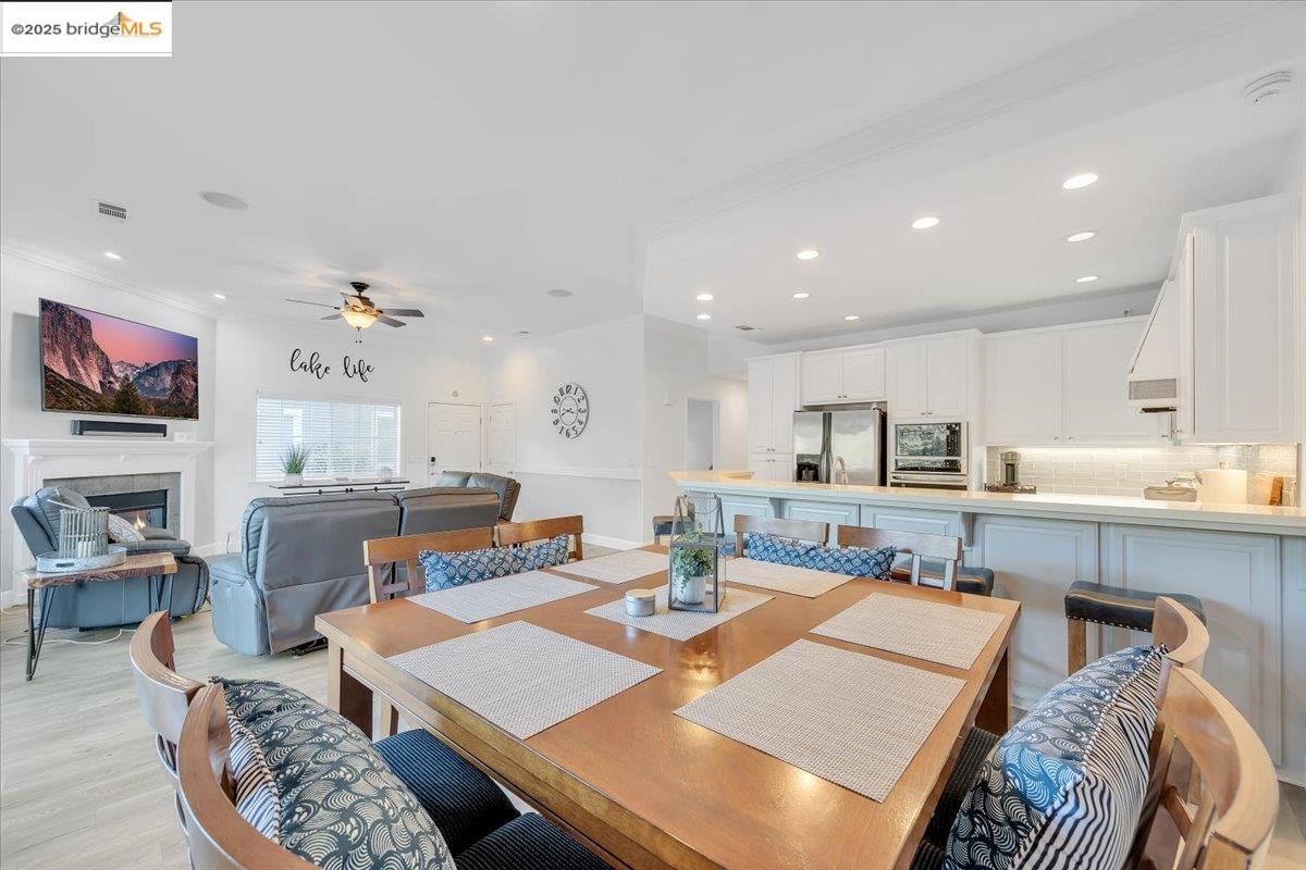 Detail Gallery Image 16 of 60 For 1031 Shoreline Dr. #8,  Copperopolis,  CA 95228 - 3 Beds | 2 Baths
