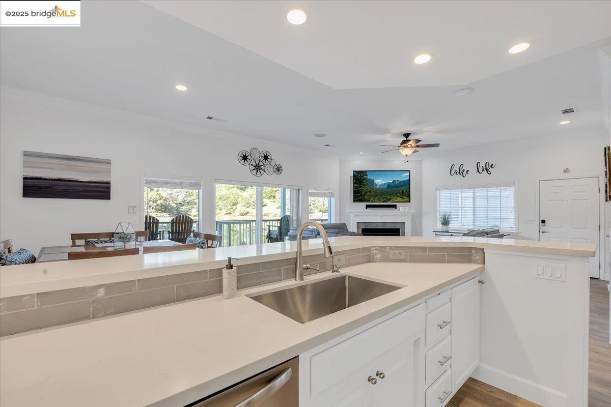 Detail Gallery Image 24 of 60 For 1031 Shoreline Dr. #8,  Copperopolis,  CA 95228 - 3 Beds | 2 Baths