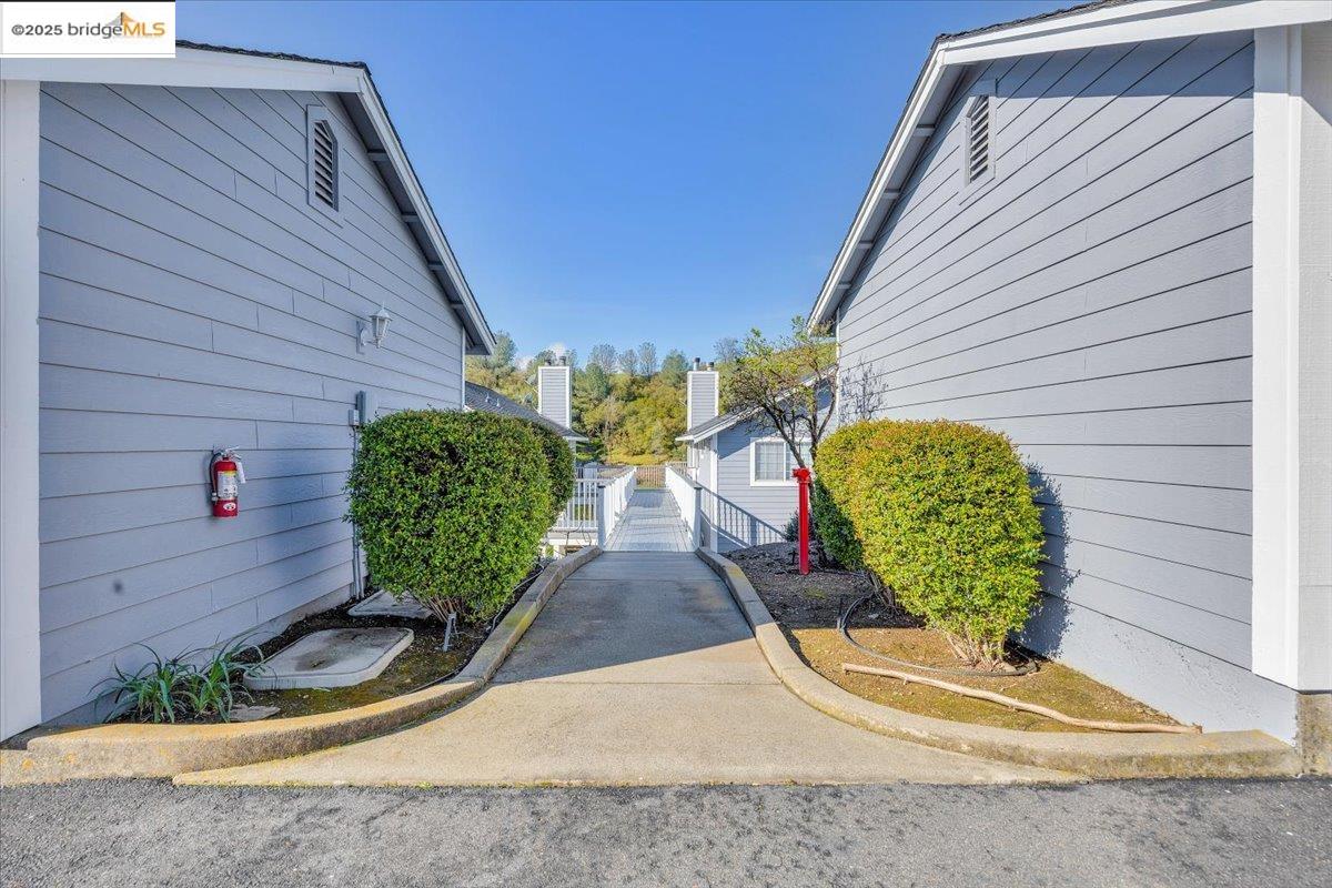 Detail Gallery Image 40 of 60 For 1031 Shoreline Dr. #8,  Copperopolis,  CA 95228 - 3 Beds | 2 Baths