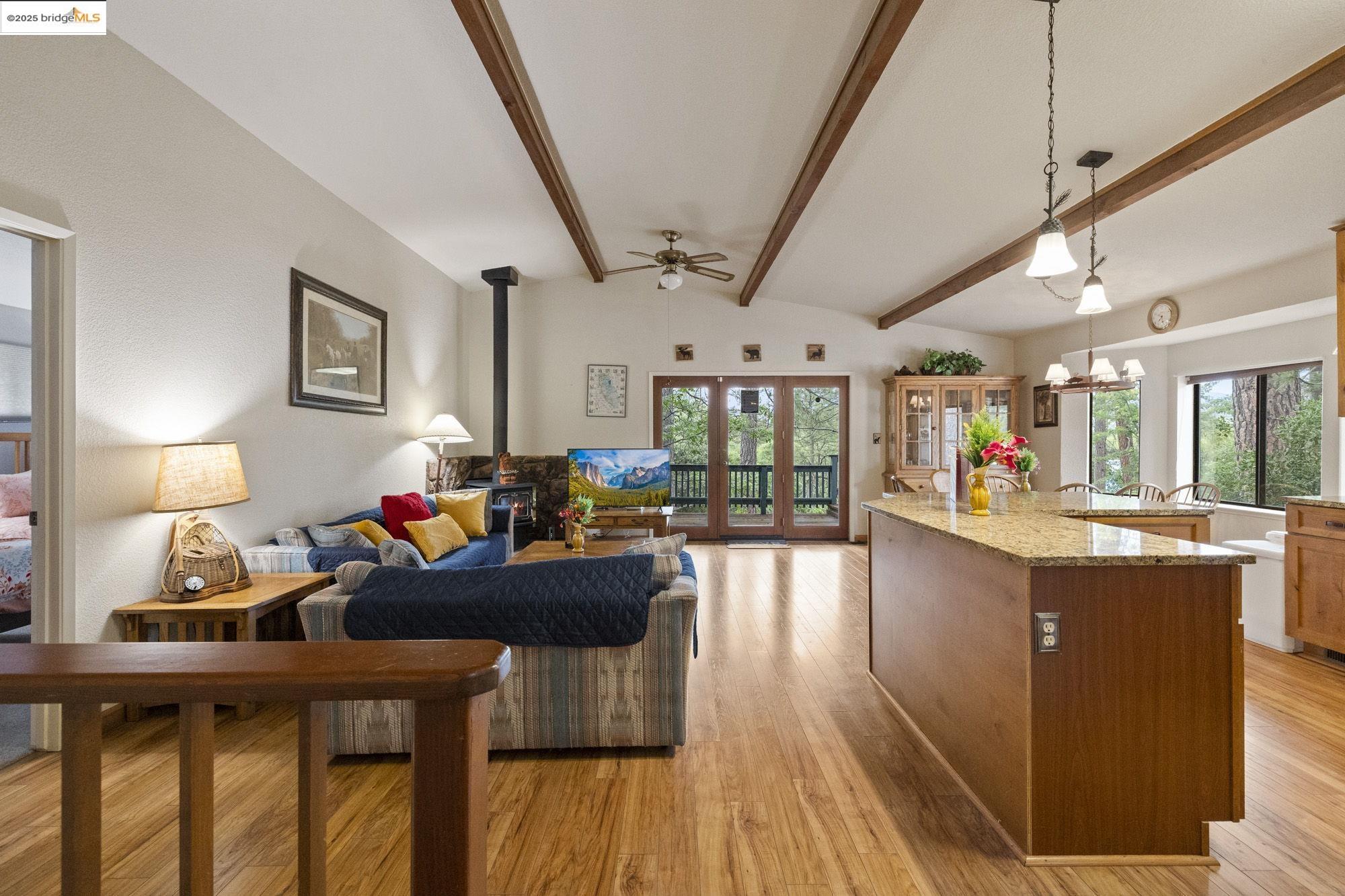 Detail Gallery Image 5 of 54 For 12955 Jackson Mill Dr, Groveland,  CA 95321 - 3 Beds | 3 Baths
