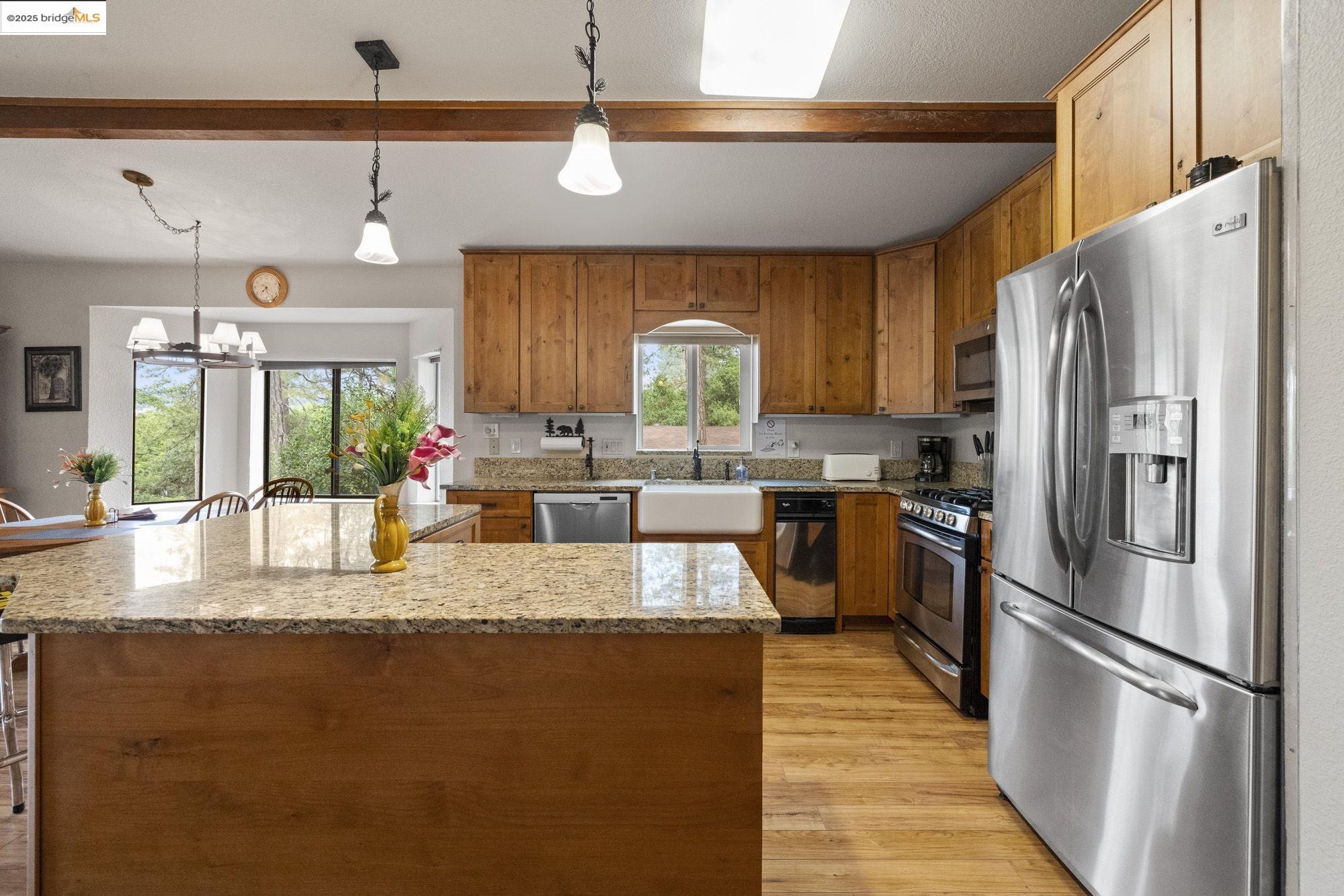 Detail Gallery Image 6 of 54 For 12955 Jackson Mill Dr, Groveland,  CA 95321 - 3 Beds | 3 Baths