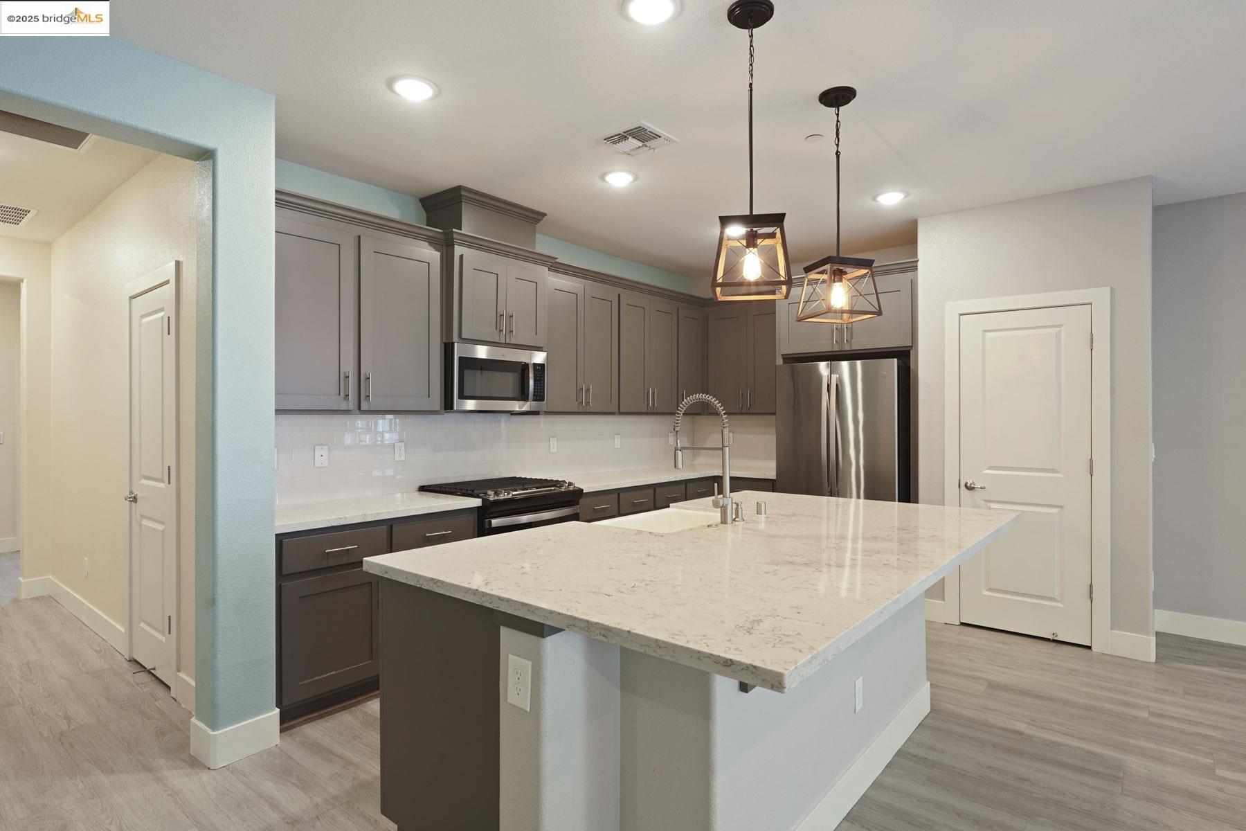 Detail Gallery Image 14 of 23 For 1851 Berlanda Ln, Lodi,  CA 95242 - 3 Beds | 2 Baths