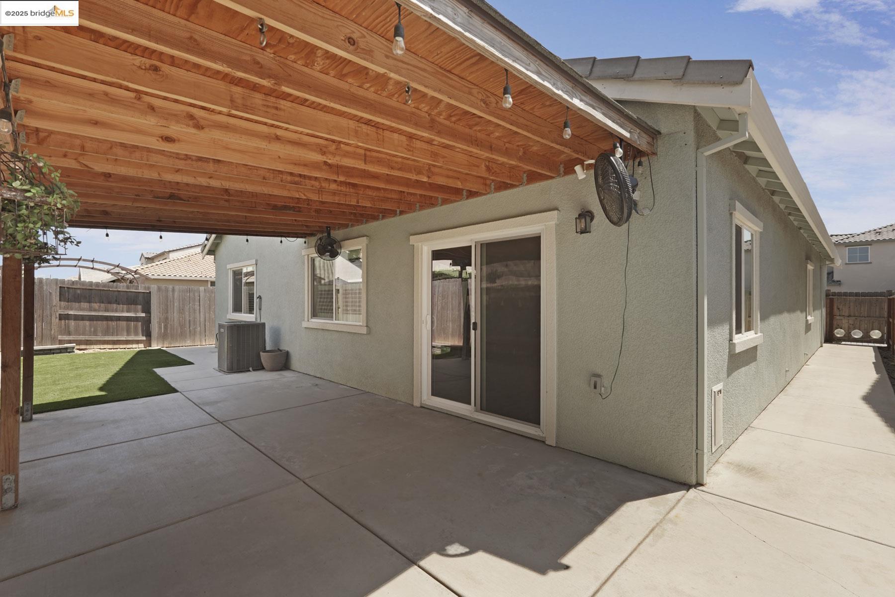 Detail Gallery Image 21 of 23 For 1851 Berlanda Ln, Lodi,  CA 95242 - 3 Beds | 2 Baths