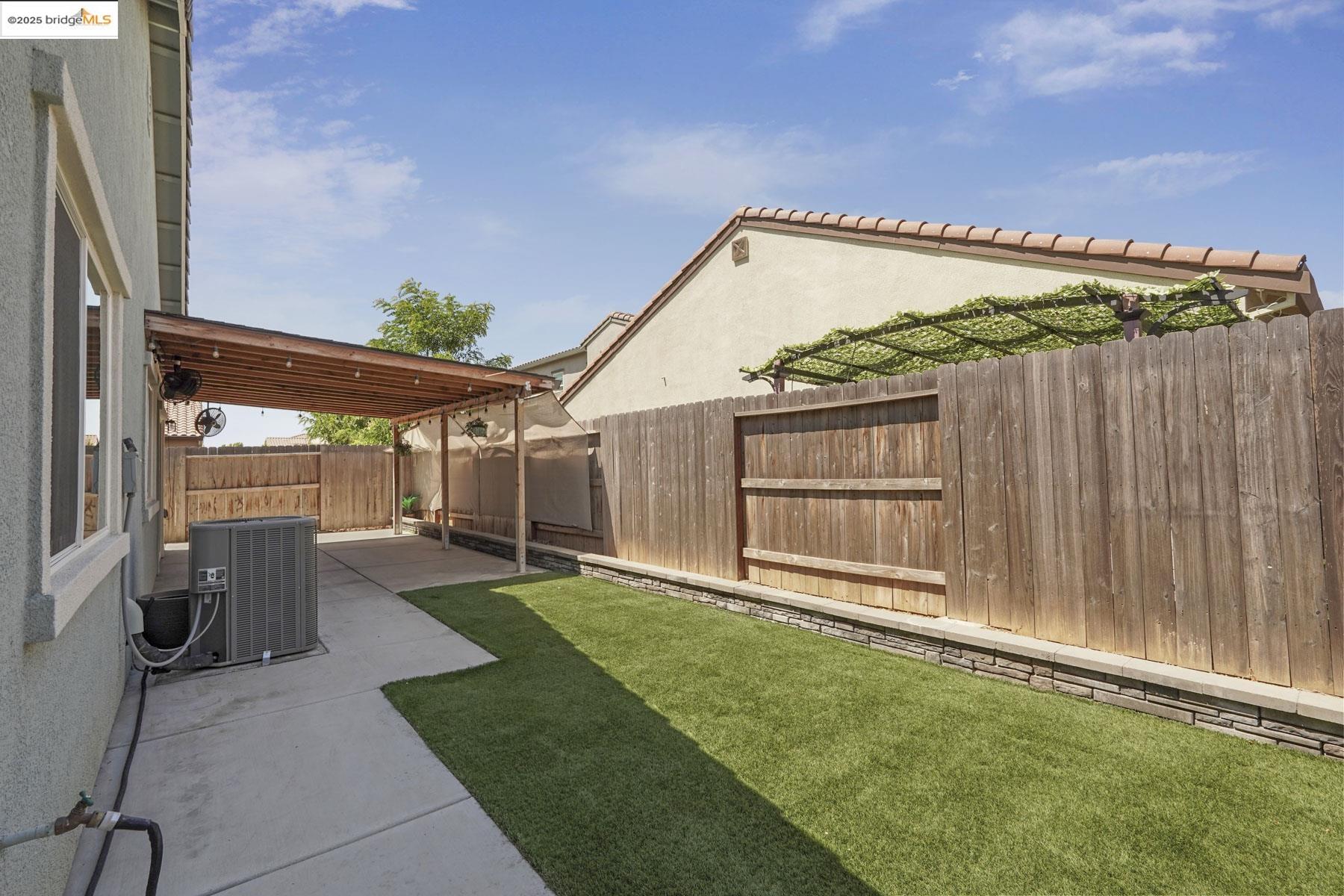 Detail Gallery Image 23 of 23 For 1851 Berlanda Ln, Lodi,  CA 95242 - 3 Beds | 2 Baths