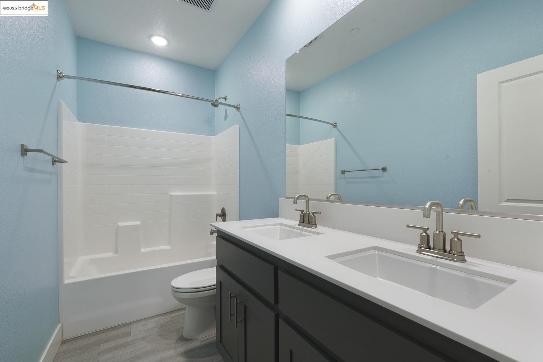 Detail Gallery Image 4 of 23 For 1851 Berlanda Ln, Lodi,  CA 95242 - 3 Beds | 2 Baths