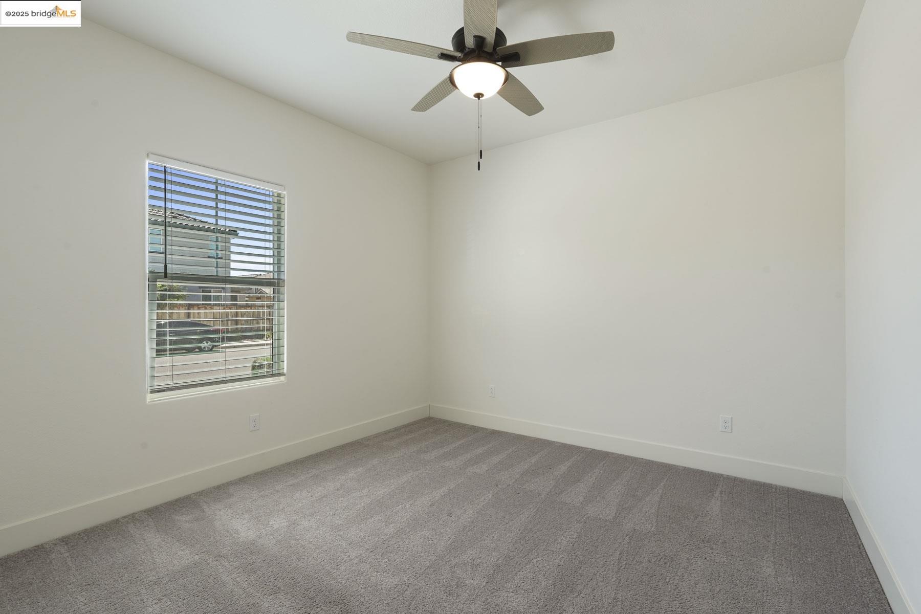 Detail Gallery Image 5 of 23 For 1851 Berlanda Ln, Lodi,  CA 95242 - 3 Beds | 2 Baths