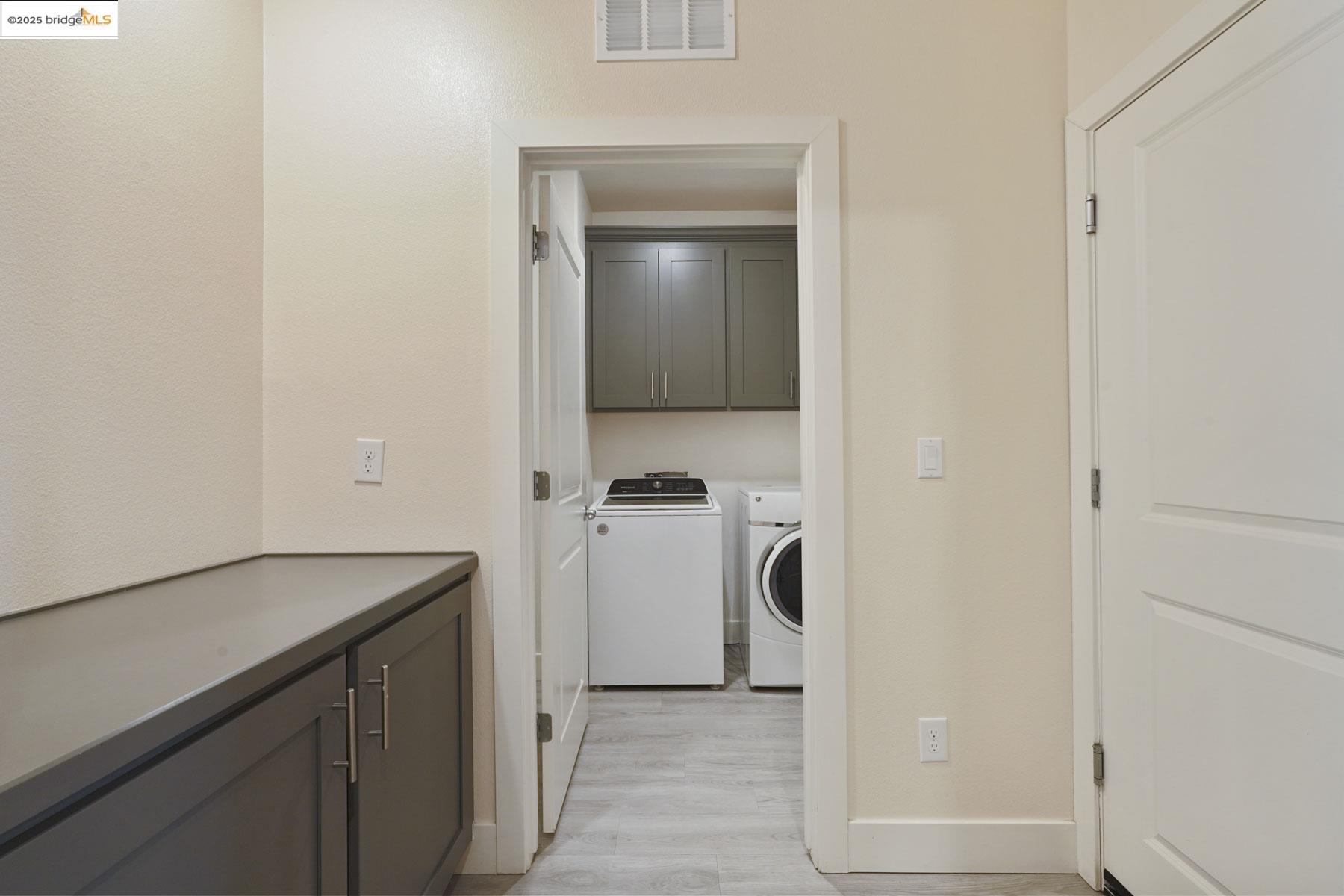 Detail Gallery Image 8 of 23 For 1851 Berlanda Ln, Lodi,  CA 95242 - 3 Beds | 2 Baths