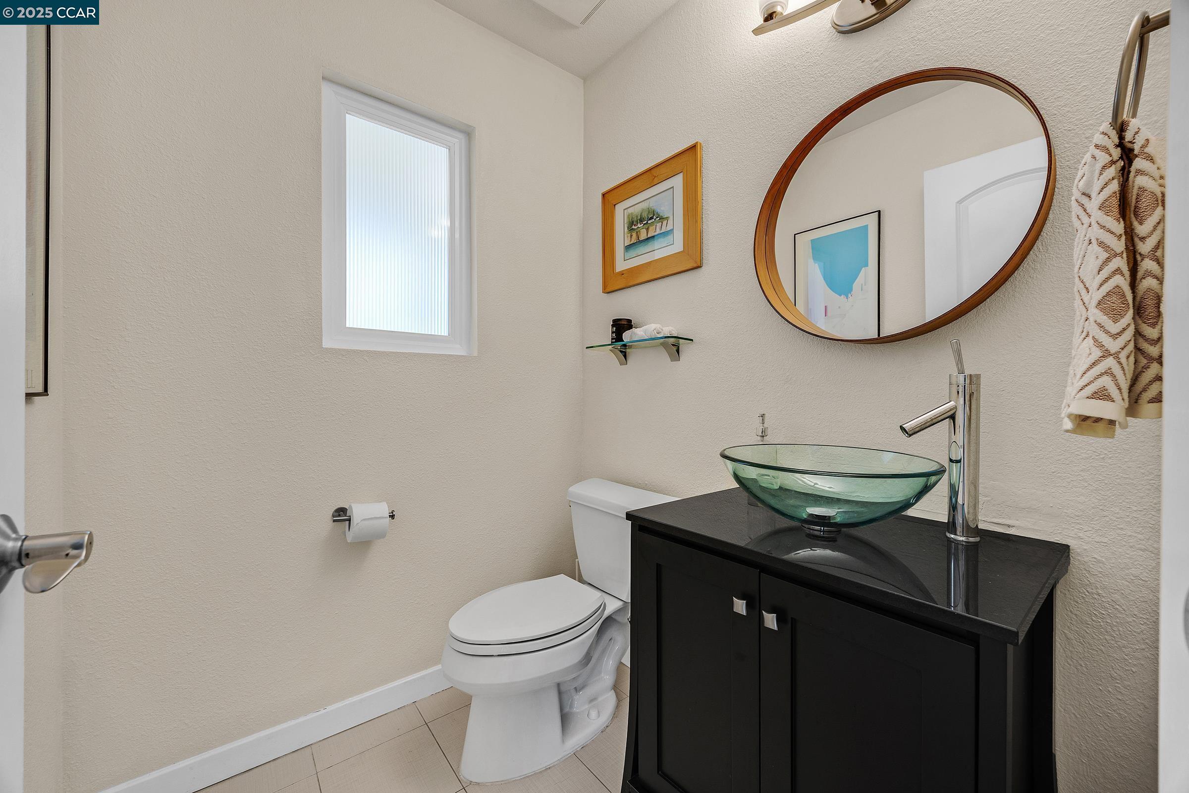 Detail Gallery Image 16 of 38 For 14 Saint Louis Ln, Pleasant Hill,  CA 94523 - 3 Beds | 2/1 Baths