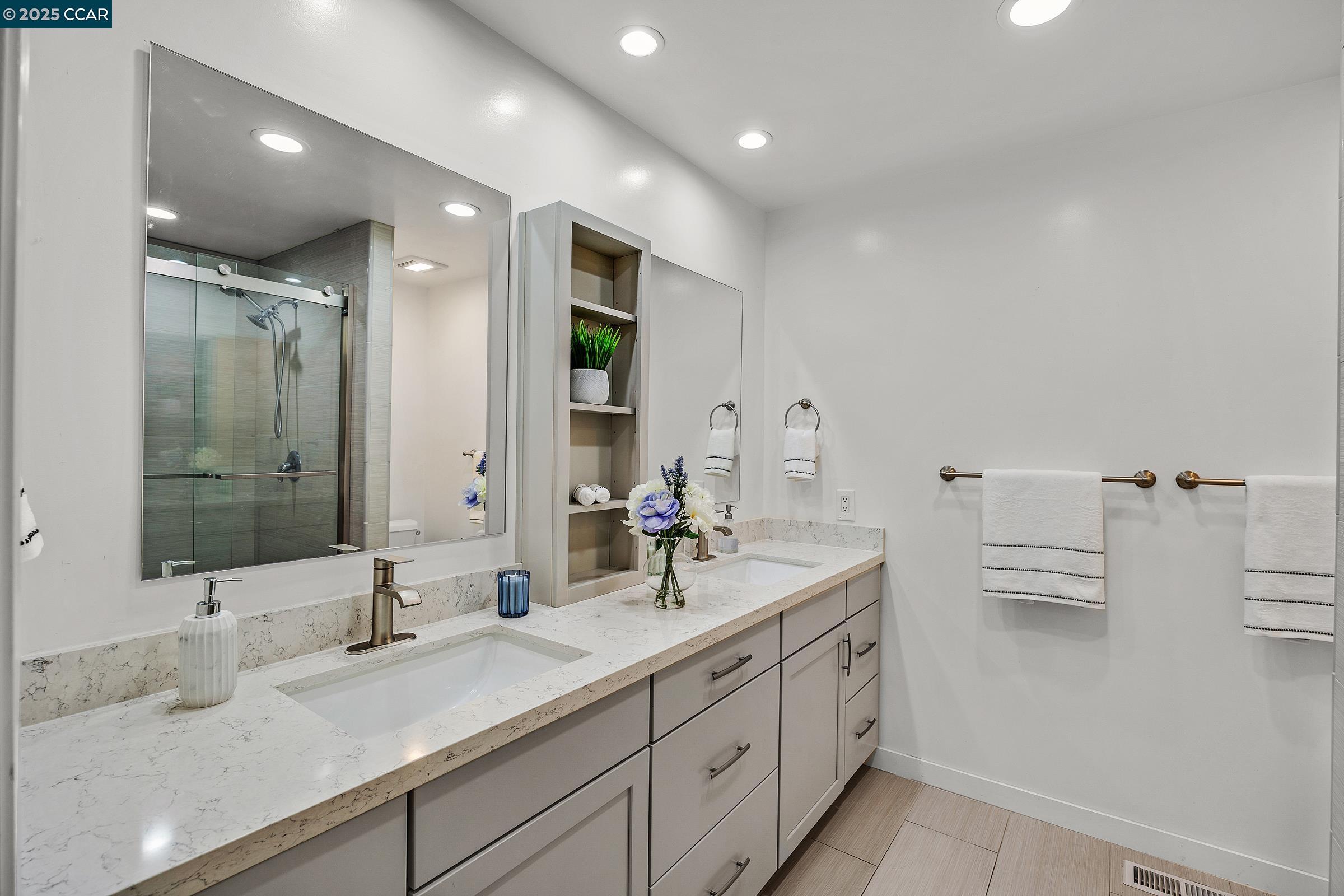 Detail Gallery Image 26 of 38 For 14 Saint Louis Ln, Pleasant Hill,  CA 94523 - 3 Beds | 2/1 Baths