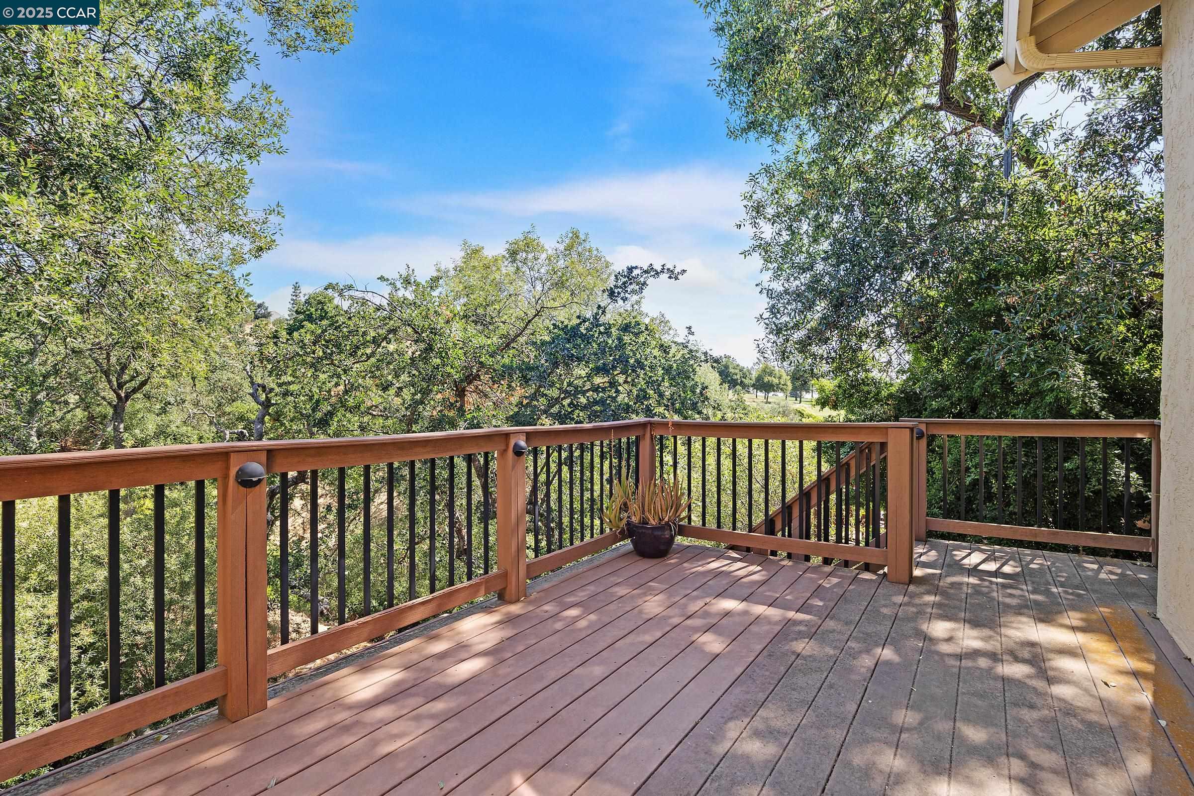 Detail Gallery Image 31 of 38 For 14 Saint Louis Ln, Pleasant Hill,  CA 94523 - 3 Beds | 2/1 Baths
