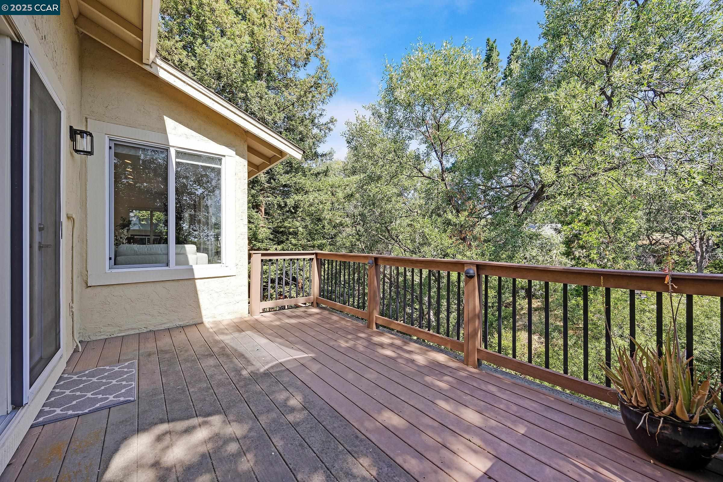 Detail Gallery Image 32 of 38 For 14 Saint Louis Ln, Pleasant Hill,  CA 94523 - 3 Beds | 2/1 Baths