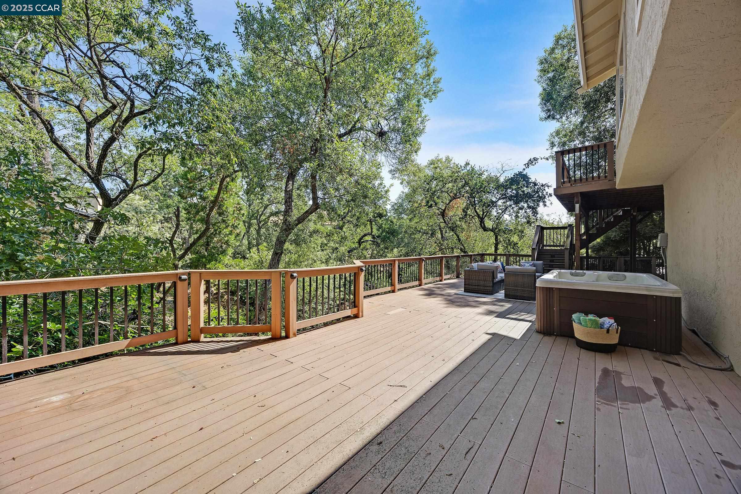 Detail Gallery Image 33 of 38 For 14 Saint Louis Ln, Pleasant Hill,  CA 94523 - 3 Beds | 2/1 Baths