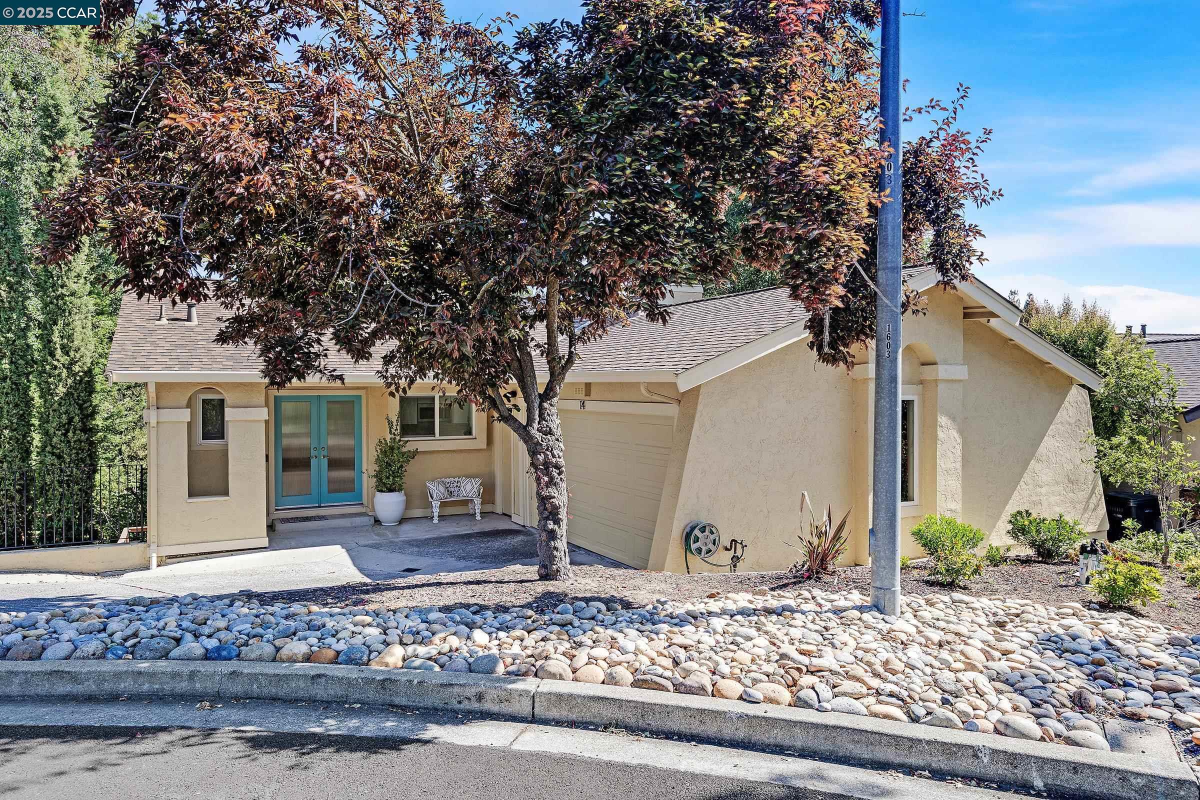 Detail Gallery Image 37 of 38 For 14 Saint Louis Ln, Pleasant Hill,  CA 94523 - 3 Beds | 2/1 Baths