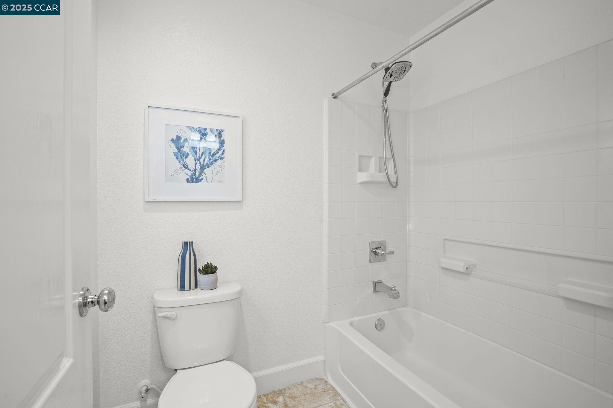 Detail Gallery Image 25 of 31 For 435 Colina Way, El Sobrante,  CA 94803 - 4 Beds | 3/1 Baths