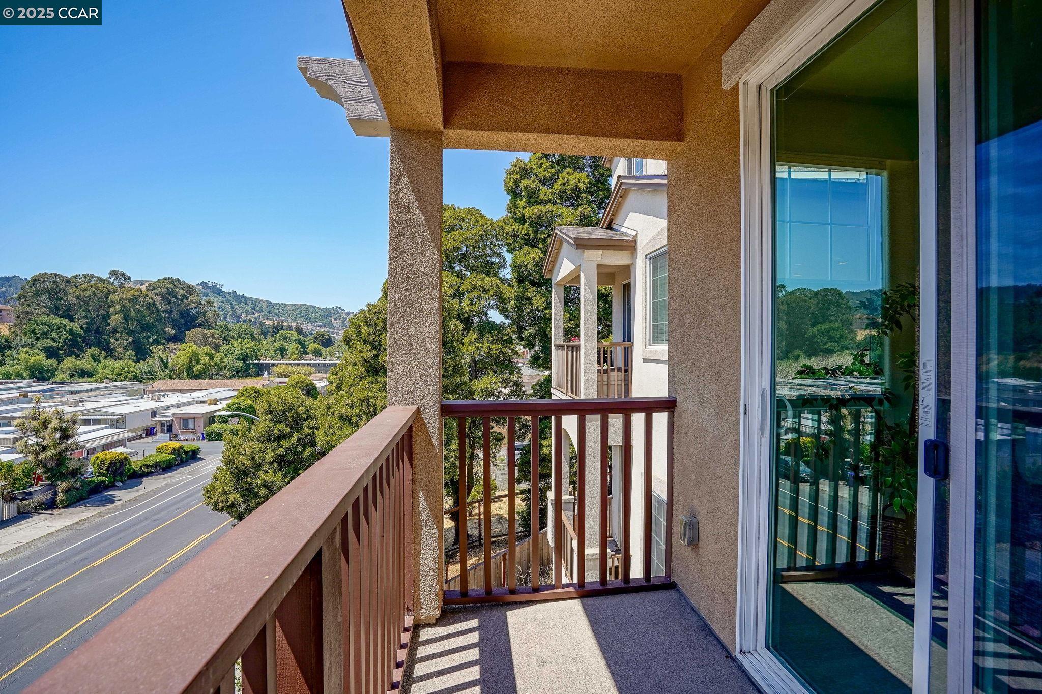 Detail Gallery Image 30 of 31 For 435 Colina Way, El Sobrante,  CA 94803 - 4 Beds | 3/1 Baths