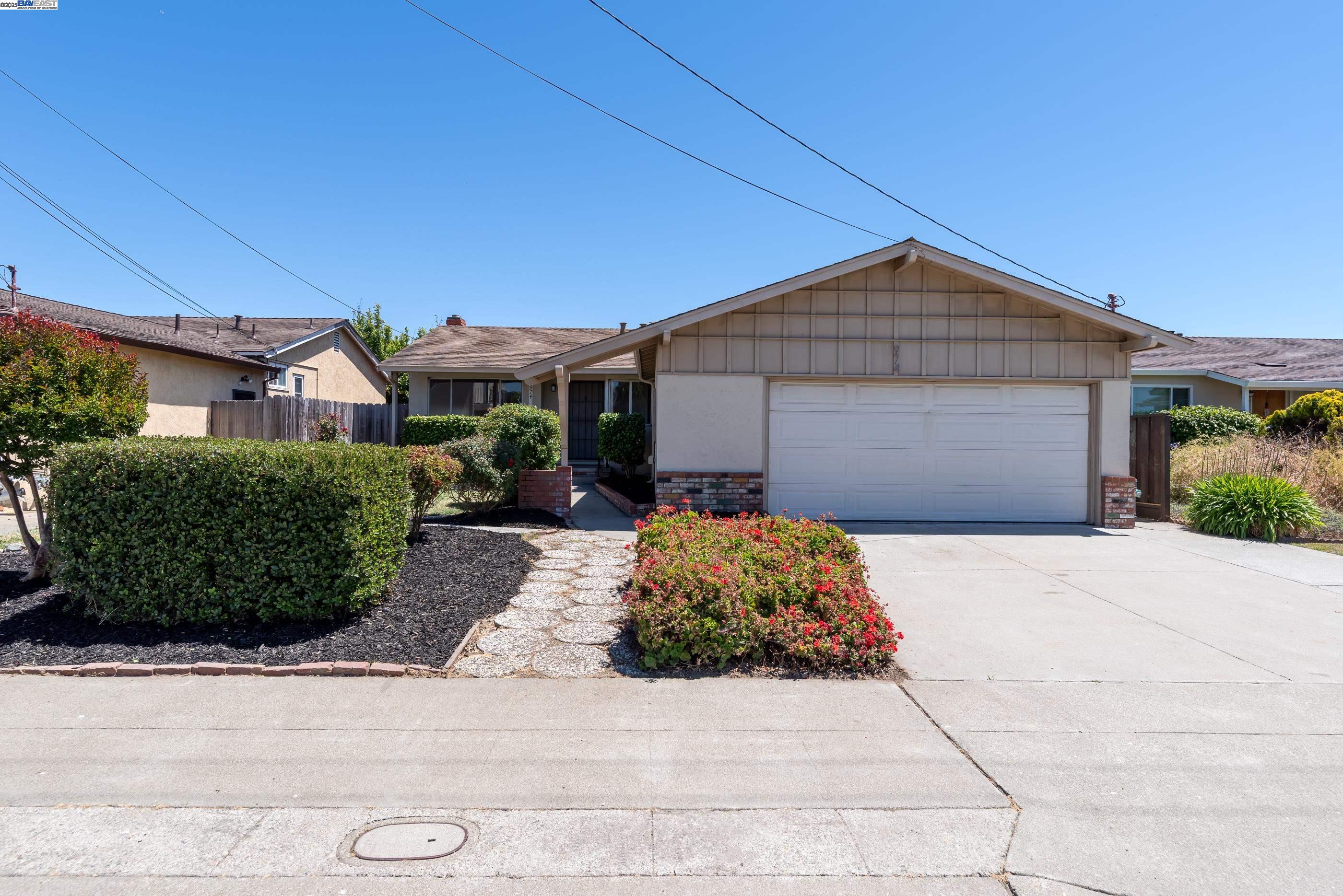 Detail Gallery Image 1 of 1 For 974 Kramer St, San Leandro,  CA 94579 - 3 Beds | 2 Baths