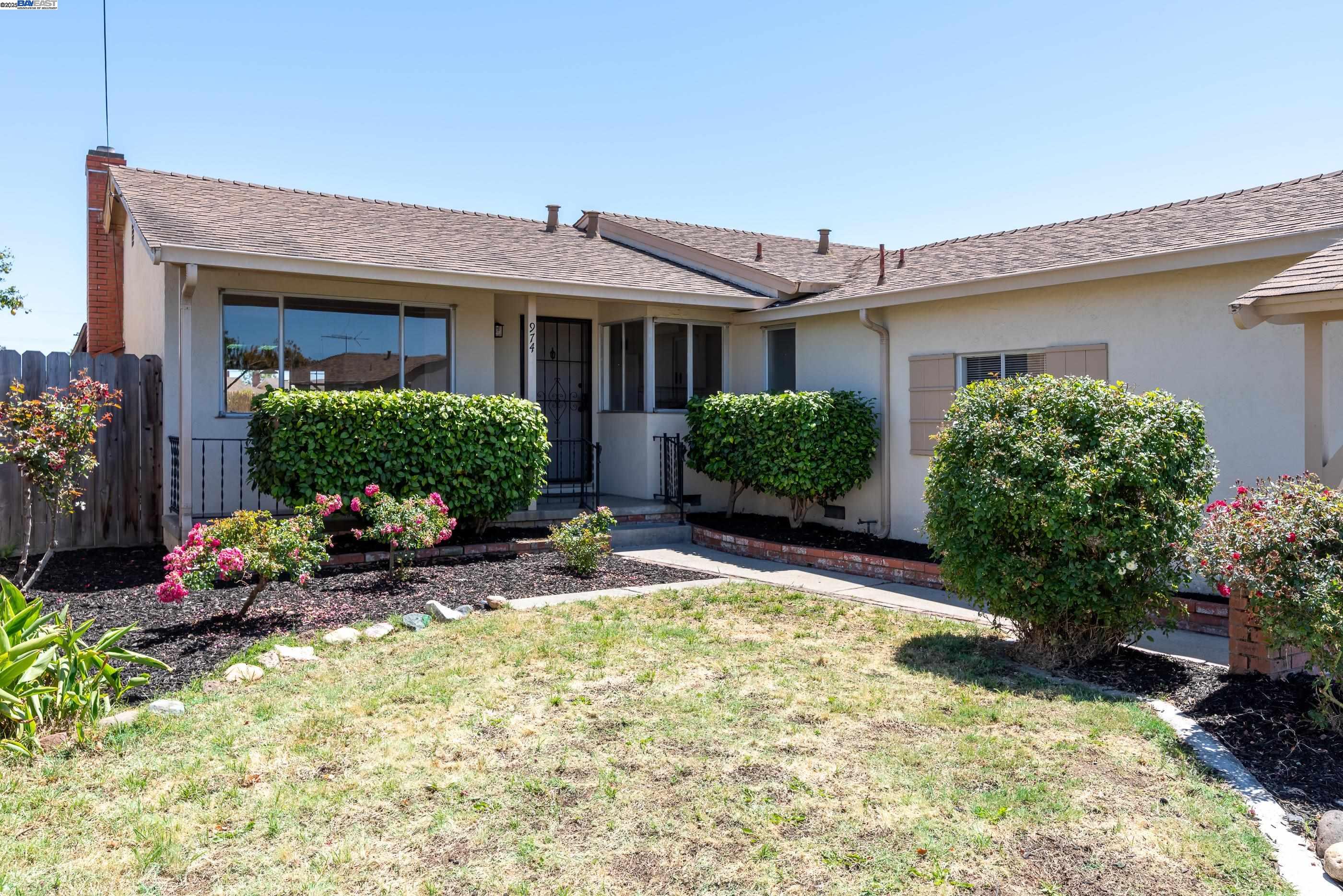 Detail Gallery Image 2 of 35 For 974 Kramer St, San Leandro,  CA 94579 - 3 Beds | 2 Baths