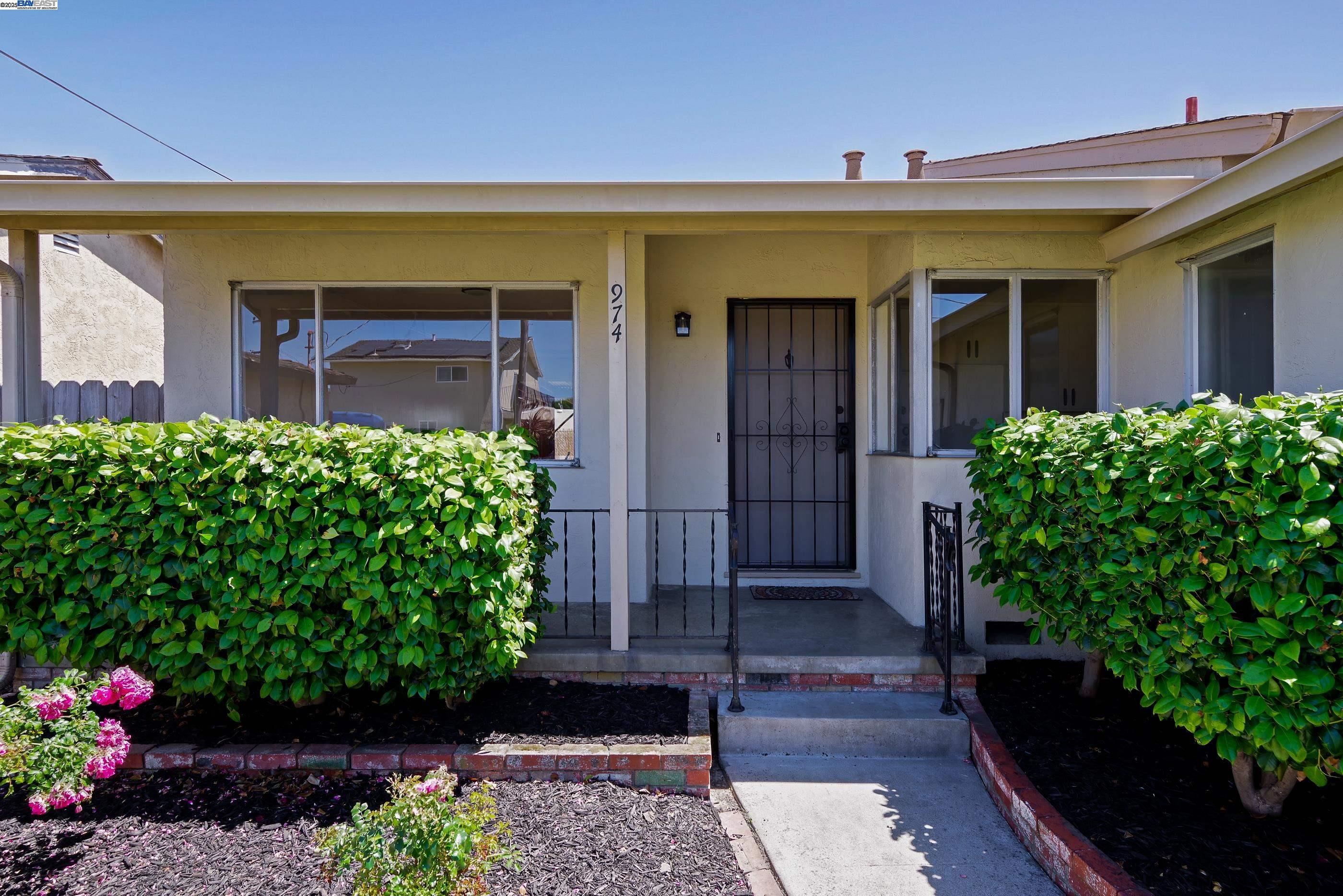 Detail Gallery Image 3 of 35 For 974 Kramer St, San Leandro,  CA 94579 - 3 Beds | 2 Baths