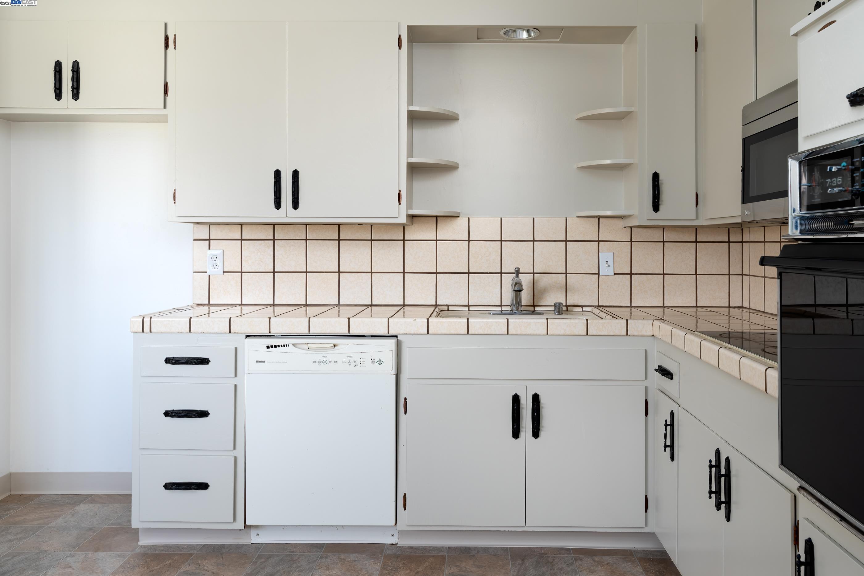 Detail Gallery Image 8 of 35 For 974 Kramer St, San Leandro,  CA 94579 - 3 Beds | 2 Baths
