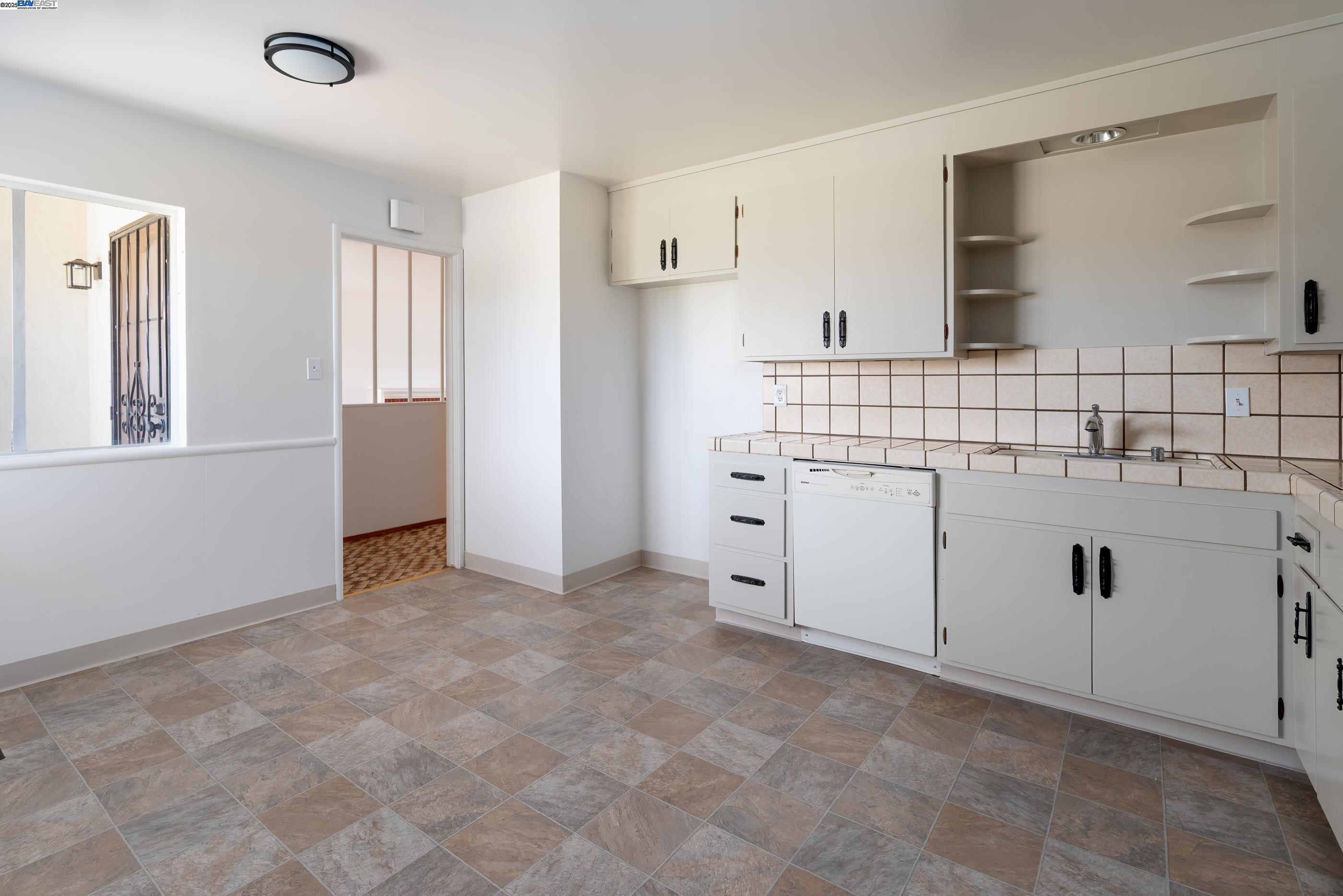 Detail Gallery Image 9 of 35 For 974 Kramer St, San Leandro,  CA 94579 - 3 Beds | 2 Baths