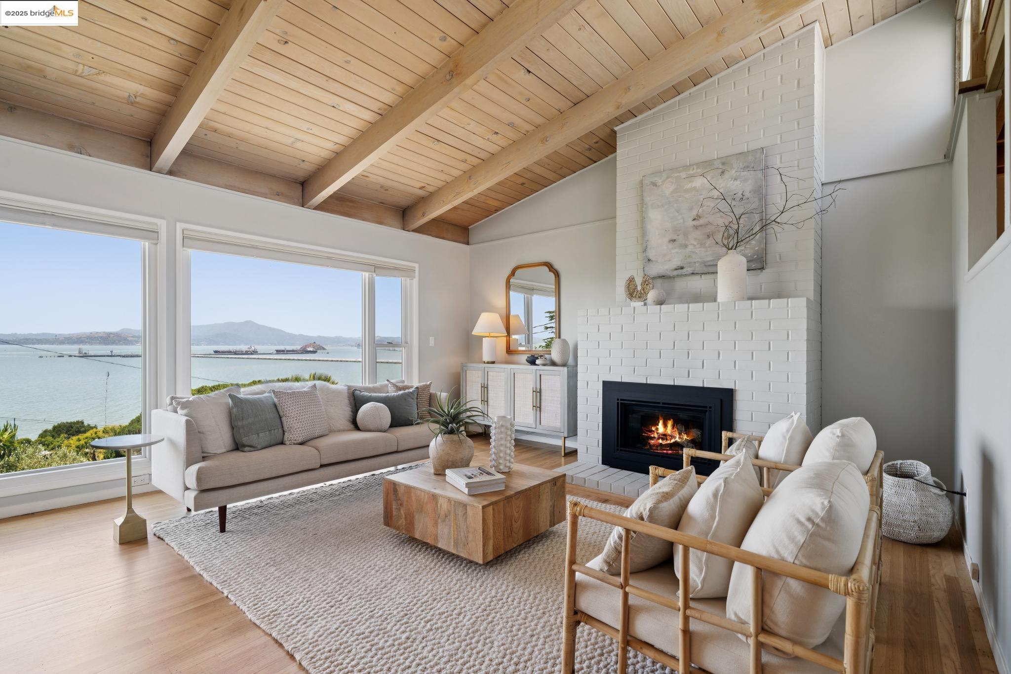 Detail Gallery Image 1 of 1 For 265 Washington Ct, Richmond,  CA 94801 - 3 Beds | 2 Baths