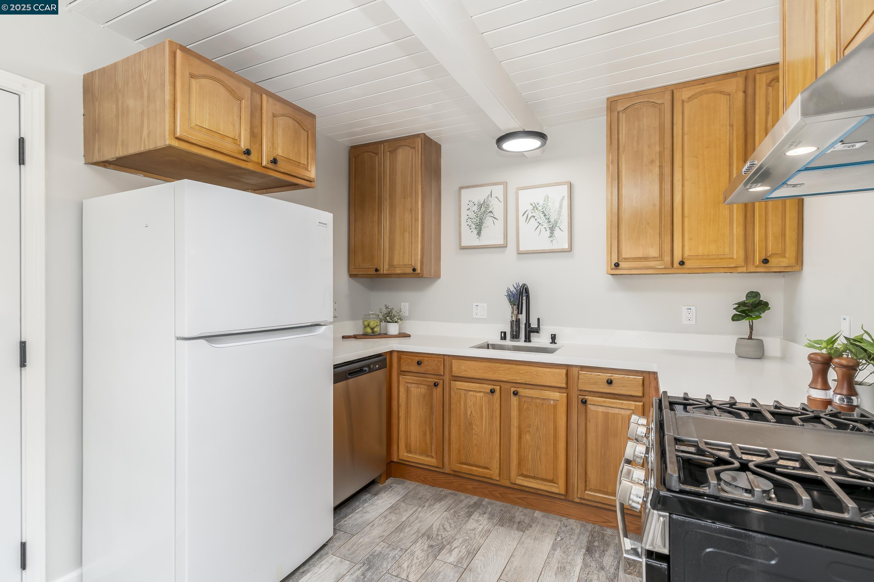 Detail Gallery Image 13 of 47 For 2843 Moyers Rd, Richmond,  CA 94806 - 3 Beds | 1 Baths
