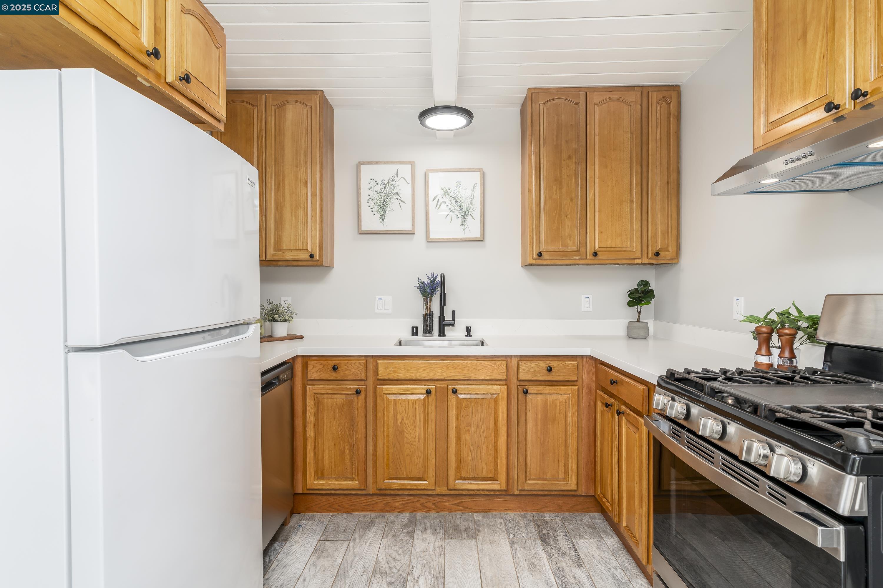 Detail Gallery Image 16 of 47 For 2843 Moyers Rd, Richmond,  CA 94806 - 3 Beds | 1 Baths