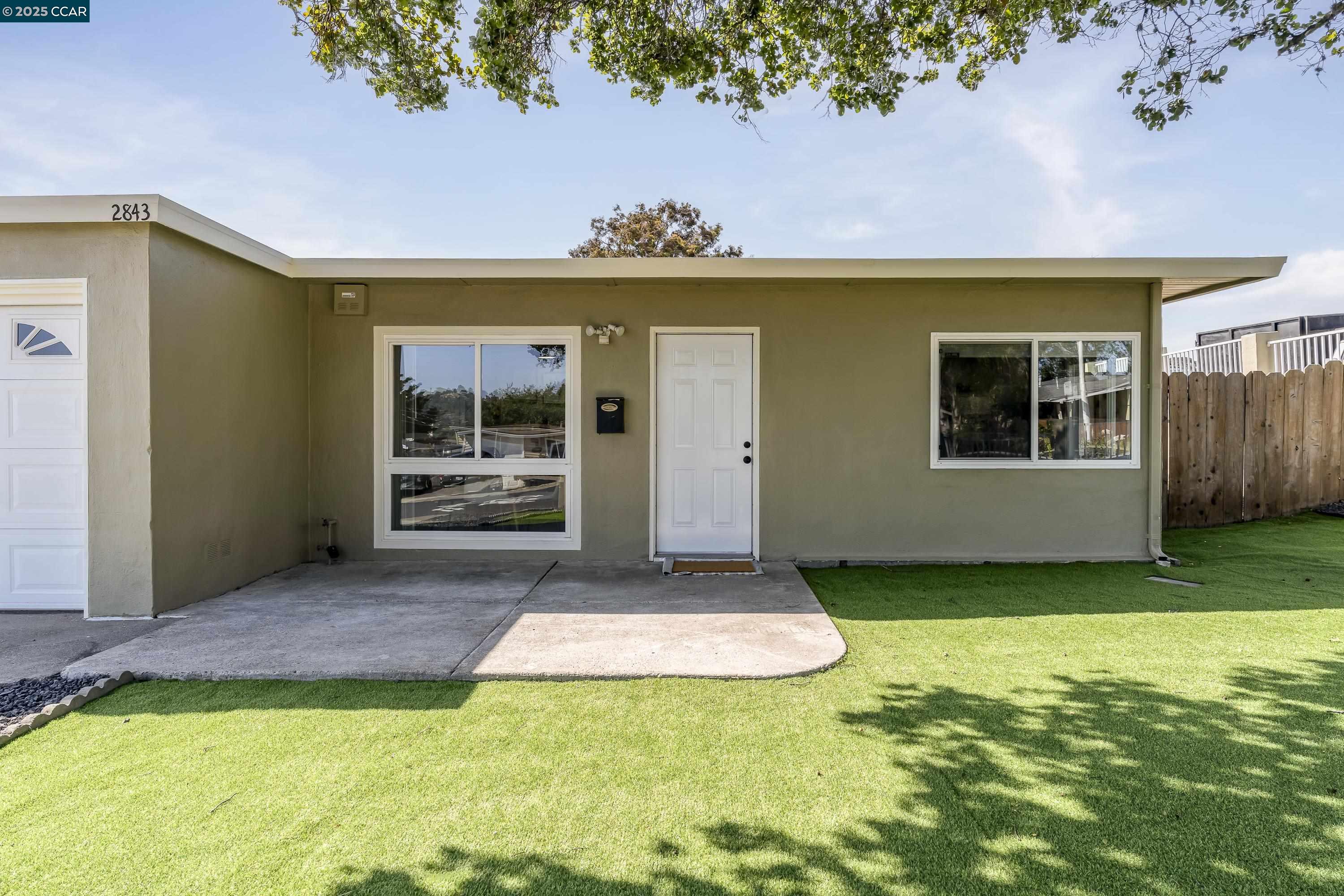 Detail Gallery Image 4 of 47 For 2843 Moyers Rd, Richmond,  CA 94806 - 3 Beds | 1 Baths