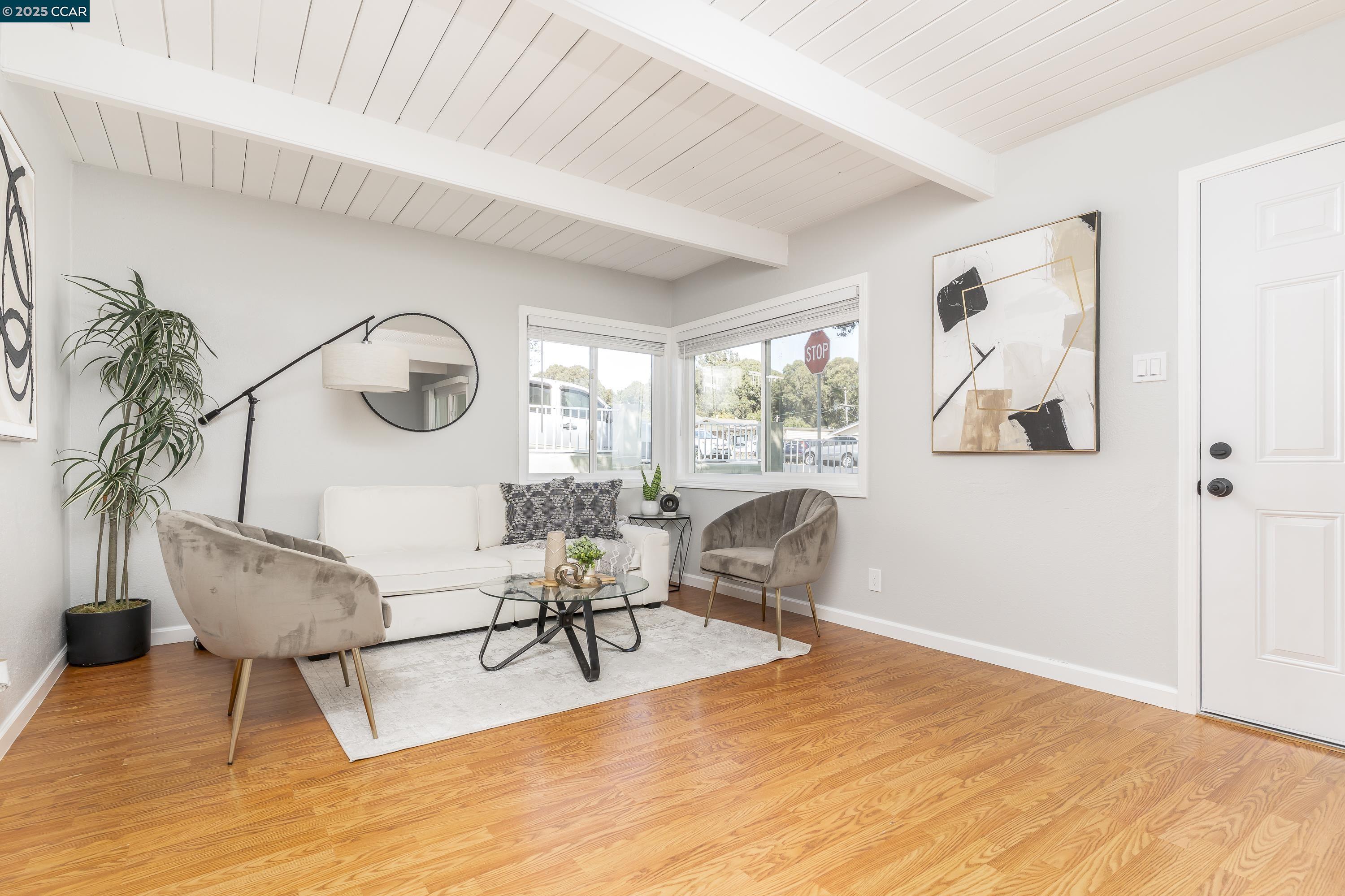 Detail Gallery Image 5 of 47 For 2843 Moyers Rd, Richmond,  CA 94806 - 3 Beds | 1 Baths