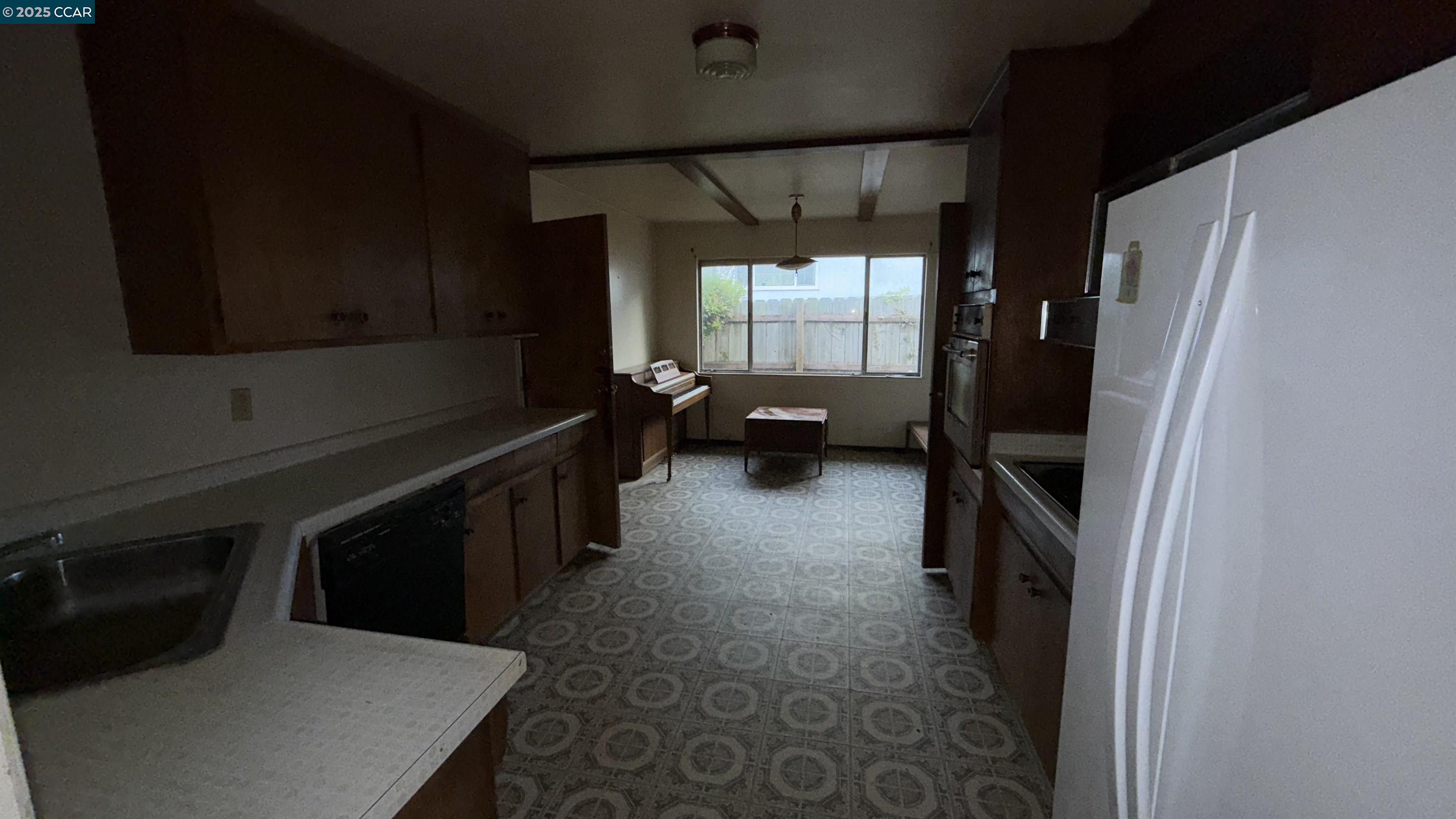 Detail Gallery Image 2 of 6 For 2946 Oxford Ave, Richmond,  CA 94806 - 4 Beds | 2 Baths