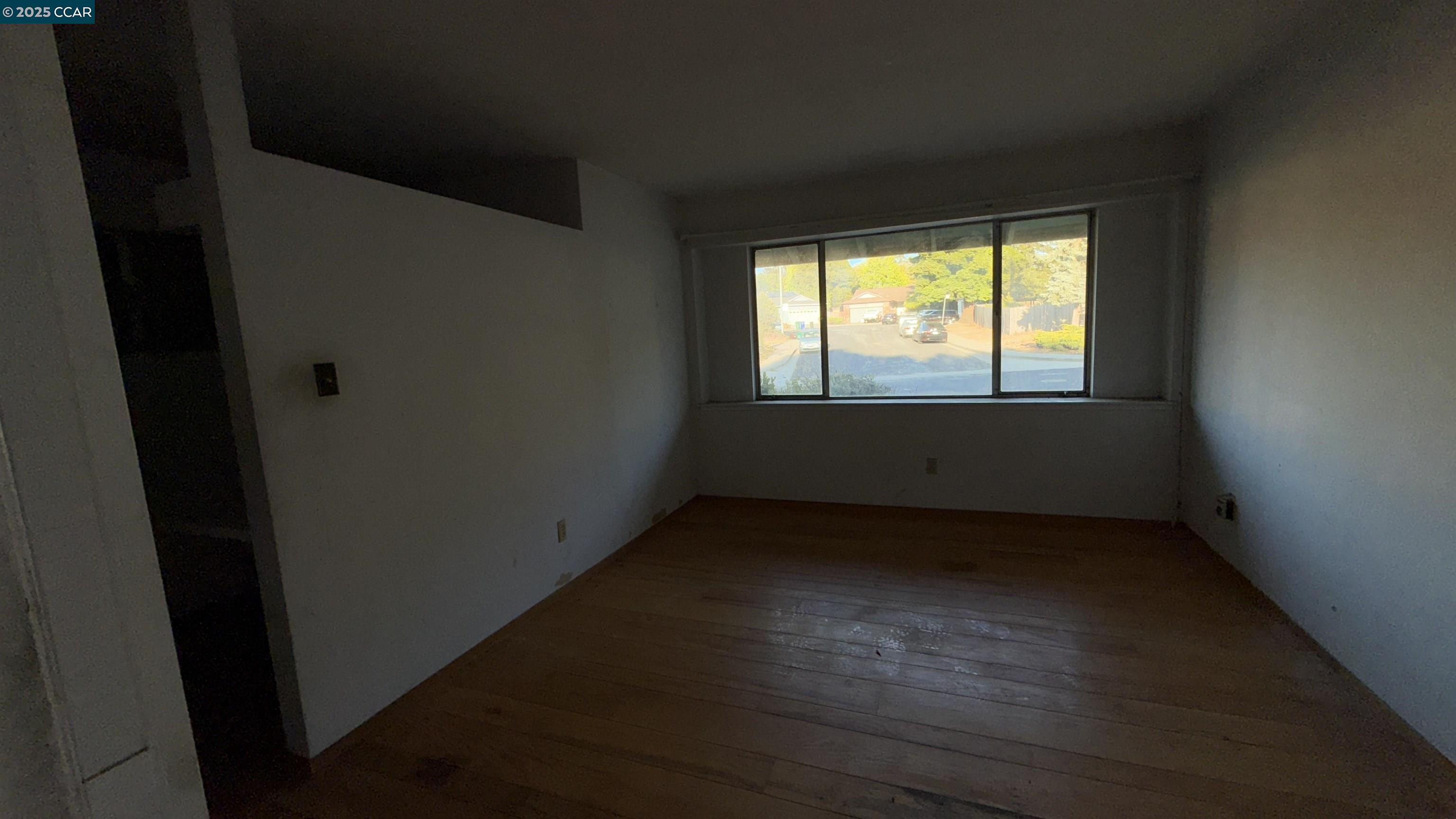 Detail Gallery Image 3 of 6 For 2946 Oxford Ave, Richmond,  CA 94806 - 4 Beds | 2 Baths