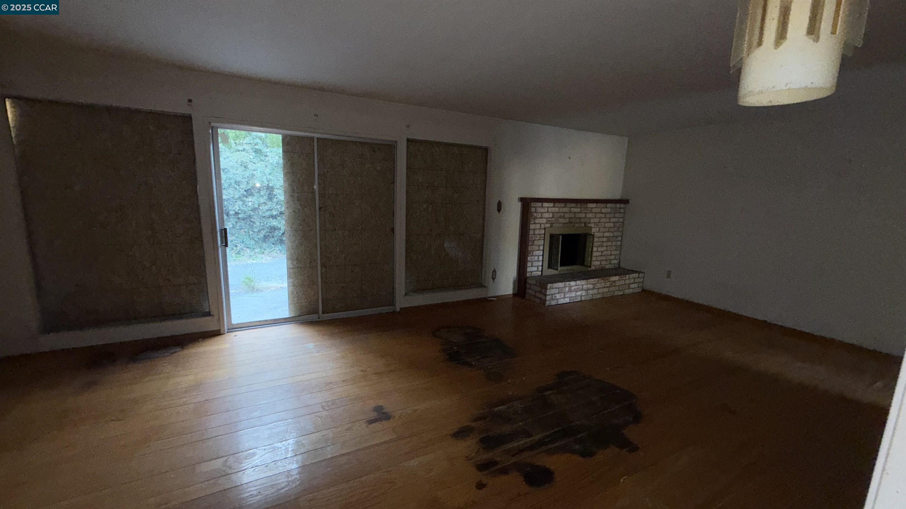 Detail Gallery Image 4 of 6 For 2946 Oxford Ave, Richmond,  CA 94806 - 4 Beds | 2 Baths