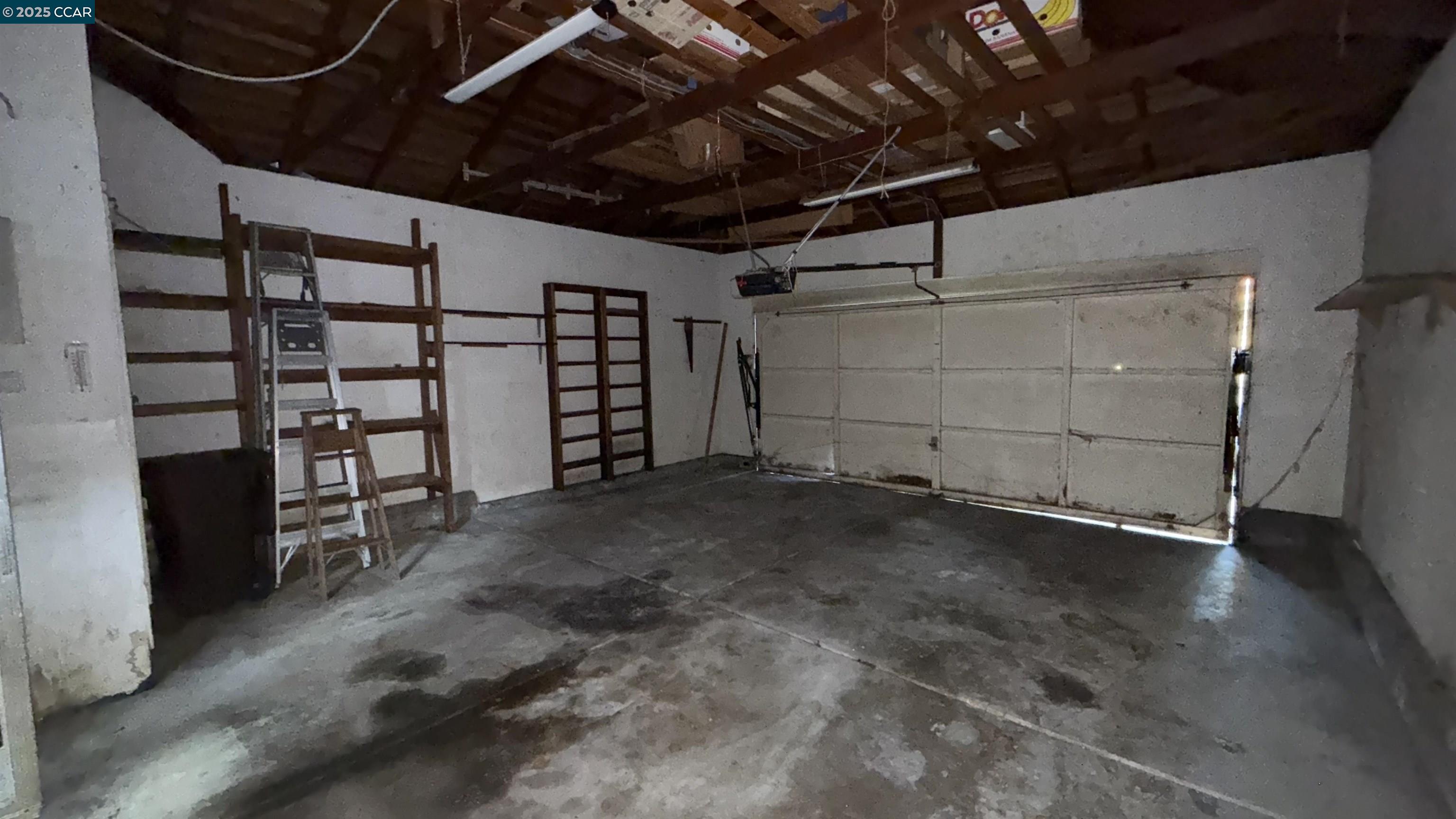 Detail Gallery Image 5 of 6 For 2946 Oxford Ave, Richmond,  CA 94806 - 4 Beds | 2 Baths