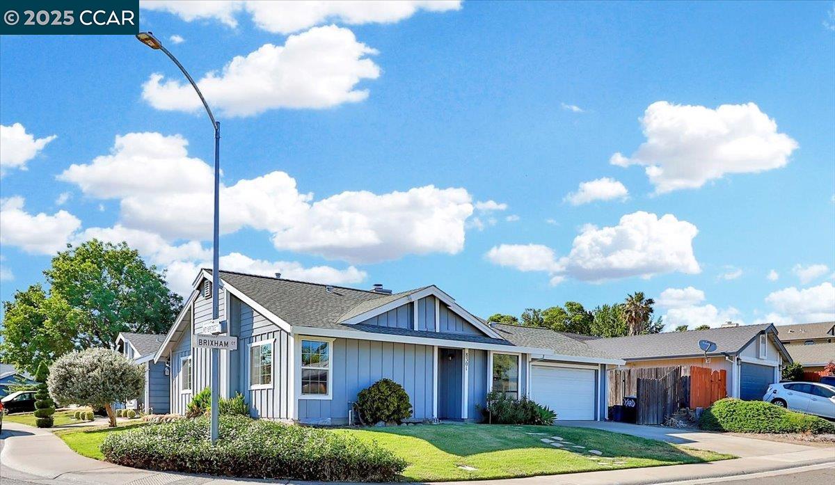 Detail Gallery Image 2 of 28 For 8301 Brixham Ct, Antelope,  CA 95843 - 2 Beds | 2 Baths