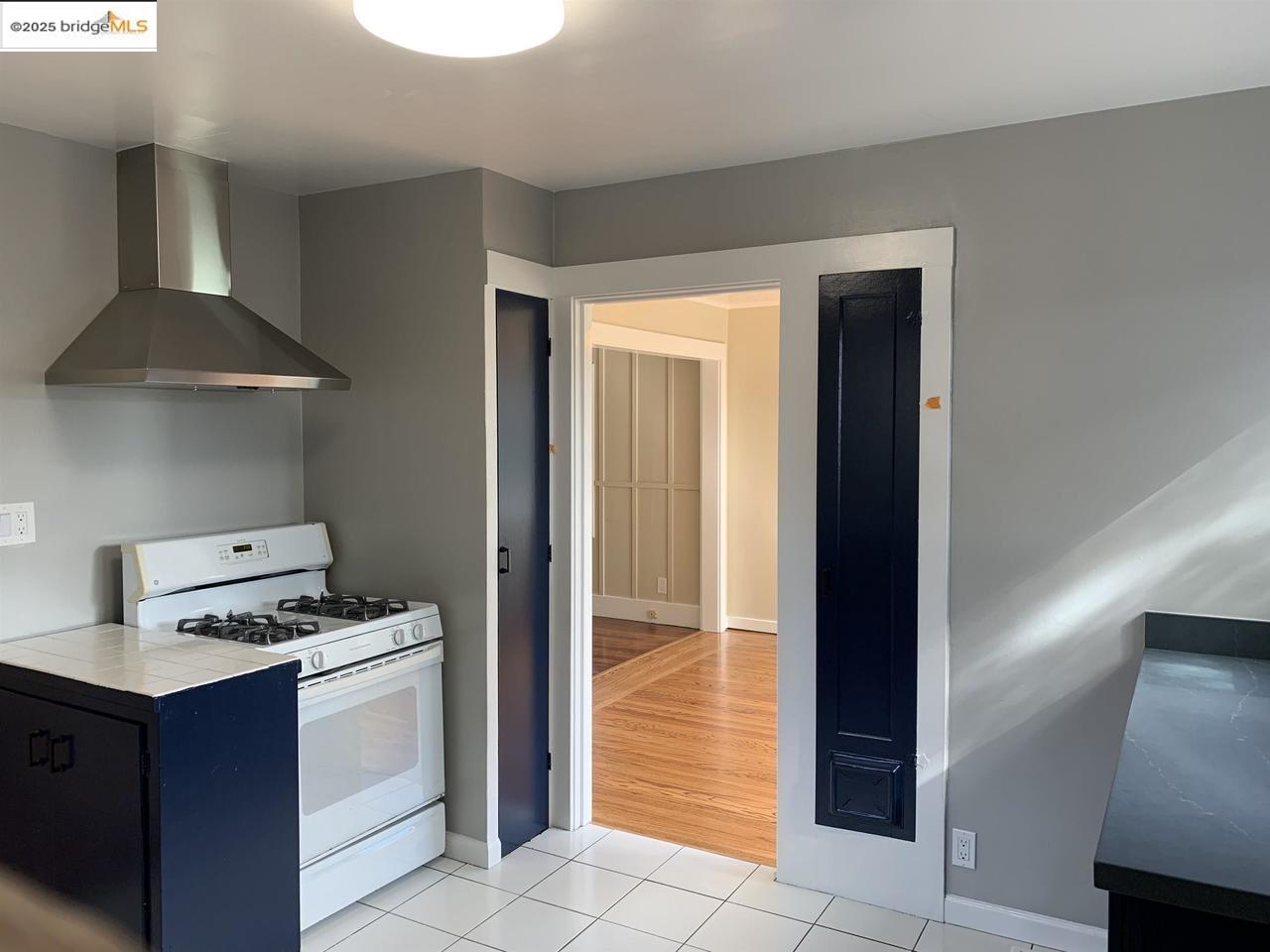 1730 Francisco ST, Berkeley, California 94703, 5 Bedrooms Bedrooms, 11 Rooms Rooms,3 BathroomsBathrooms,Residential Lease,For Rent,1730 Francisco ST,41102200