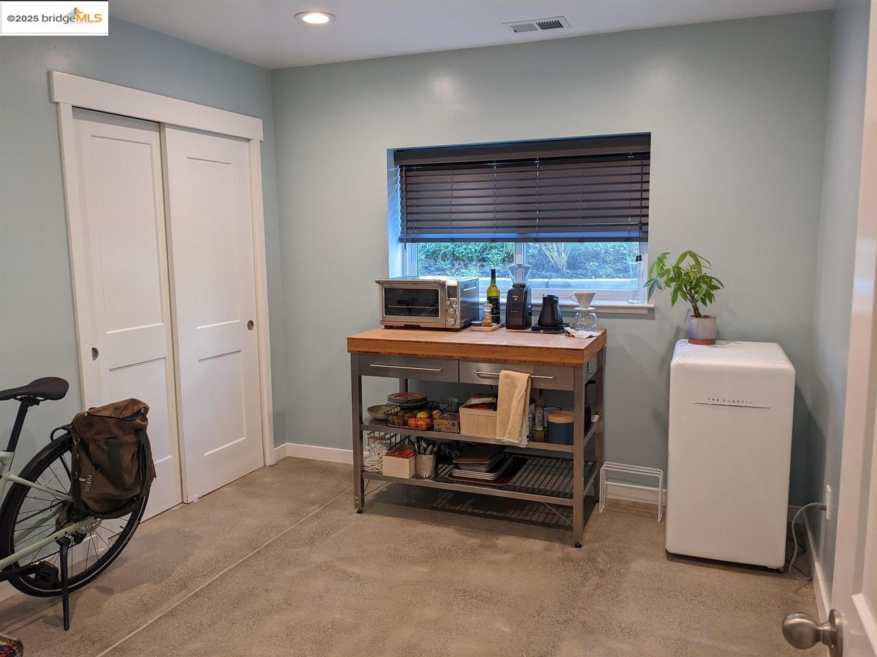 1730 Francisco ST, Berkeley, California 94703, 5 Bedrooms Bedrooms, 11 Rooms Rooms,3 BathroomsBathrooms,Residential Lease,For Rent,1730 Francisco ST,41102200