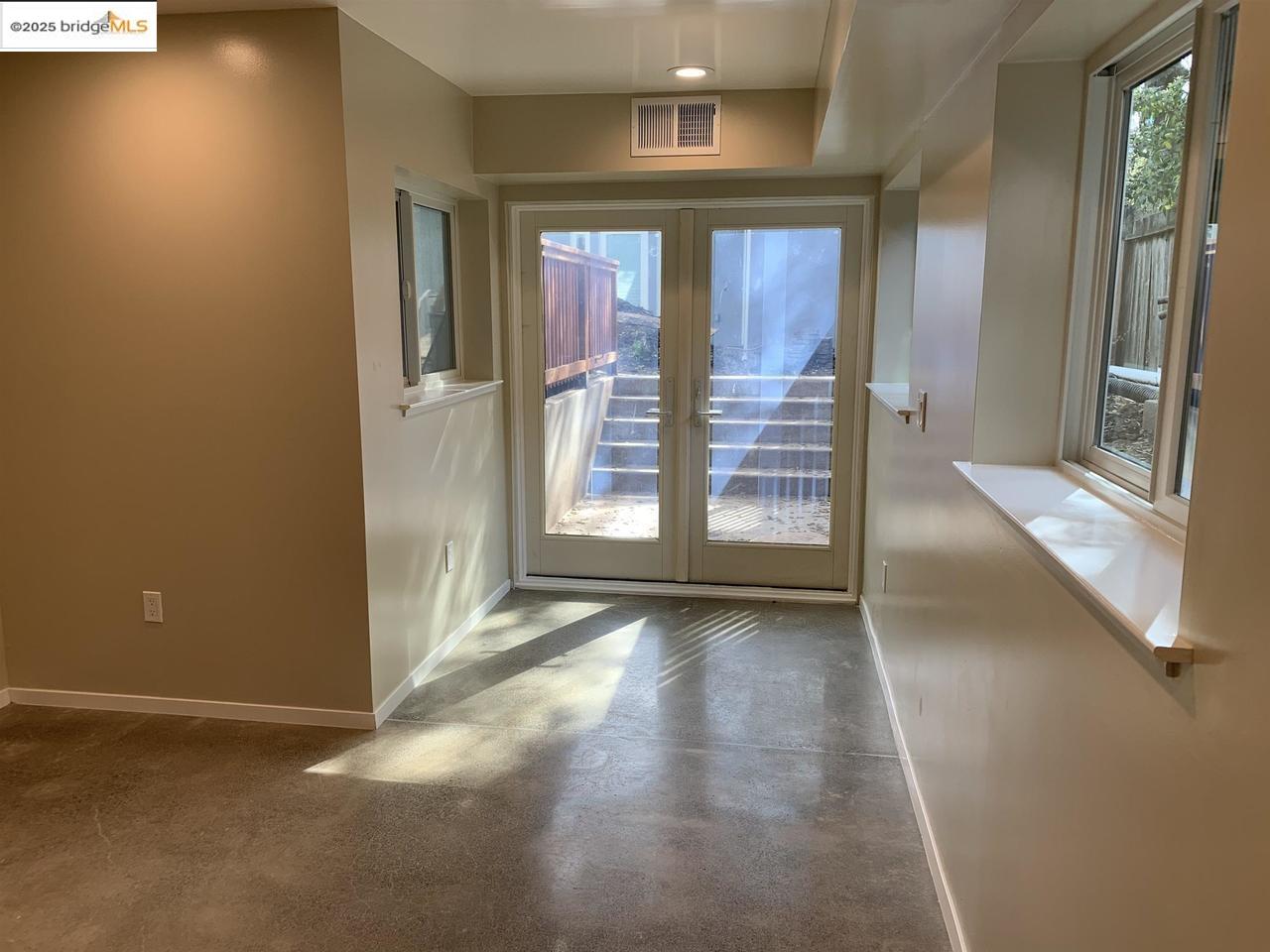 1730 Francisco ST, Berkeley, California 94703, 5 Bedrooms Bedrooms, 11 Rooms Rooms,3 BathroomsBathrooms,Residential Lease,For Rent,1730 Francisco ST,41102200