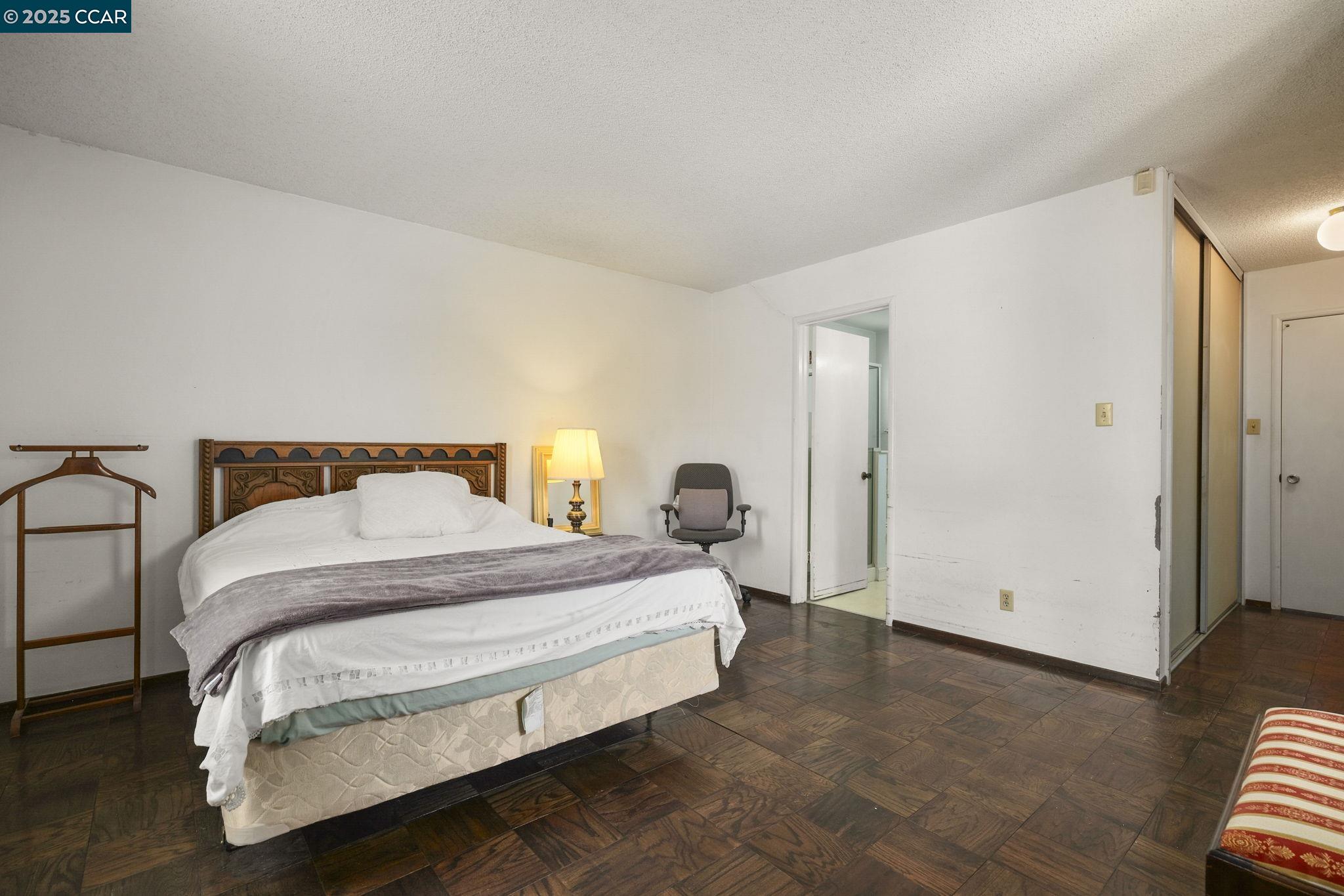 Detail Gallery Image 19 of 29 For 2054 Newton Way, Concord,  CA 94518 - 4 Beds | 2 Baths