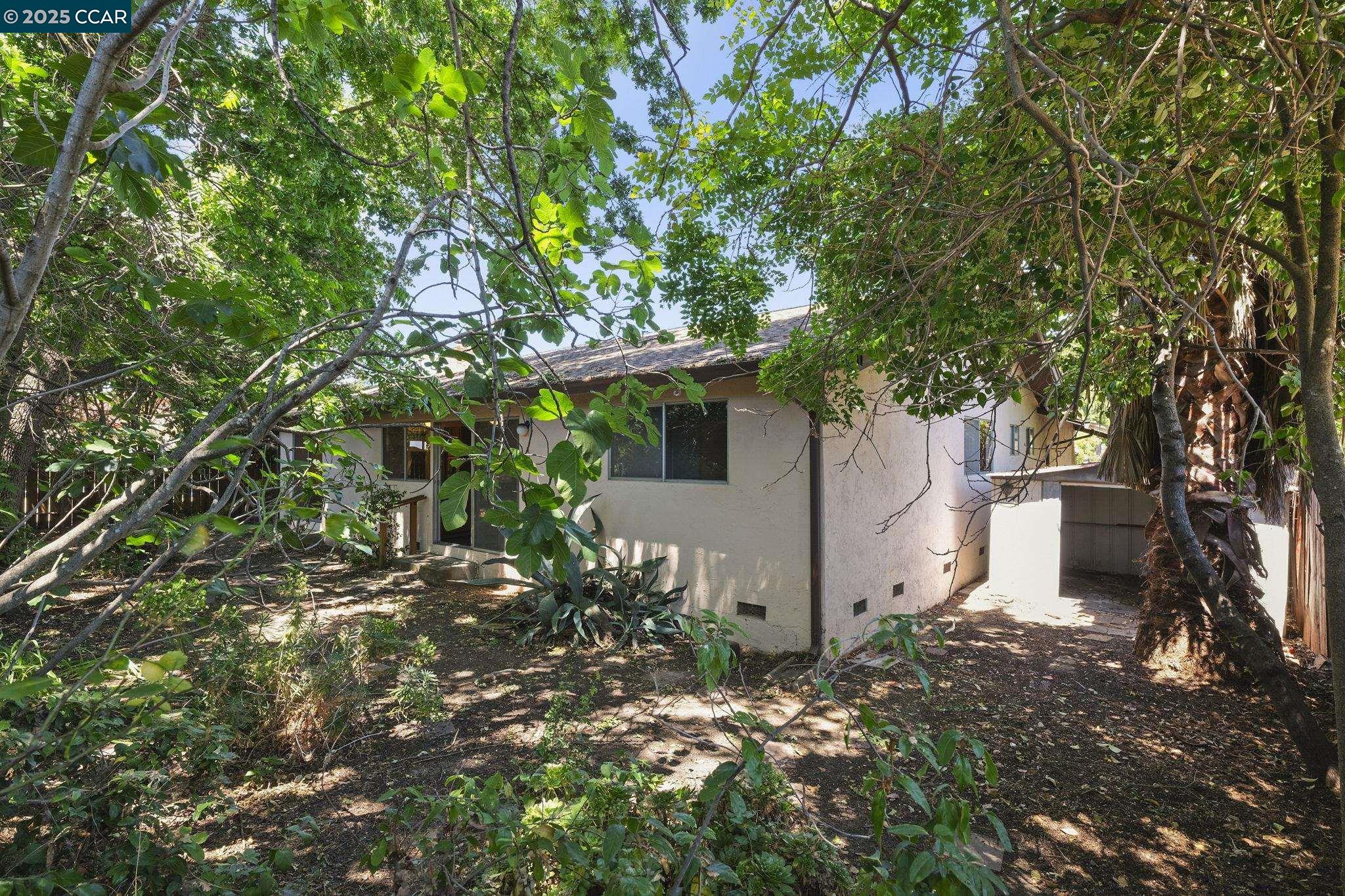Detail Gallery Image 26 of 29 For 2054 Newton Way, Concord,  CA 94518 - 4 Beds | 2 Baths