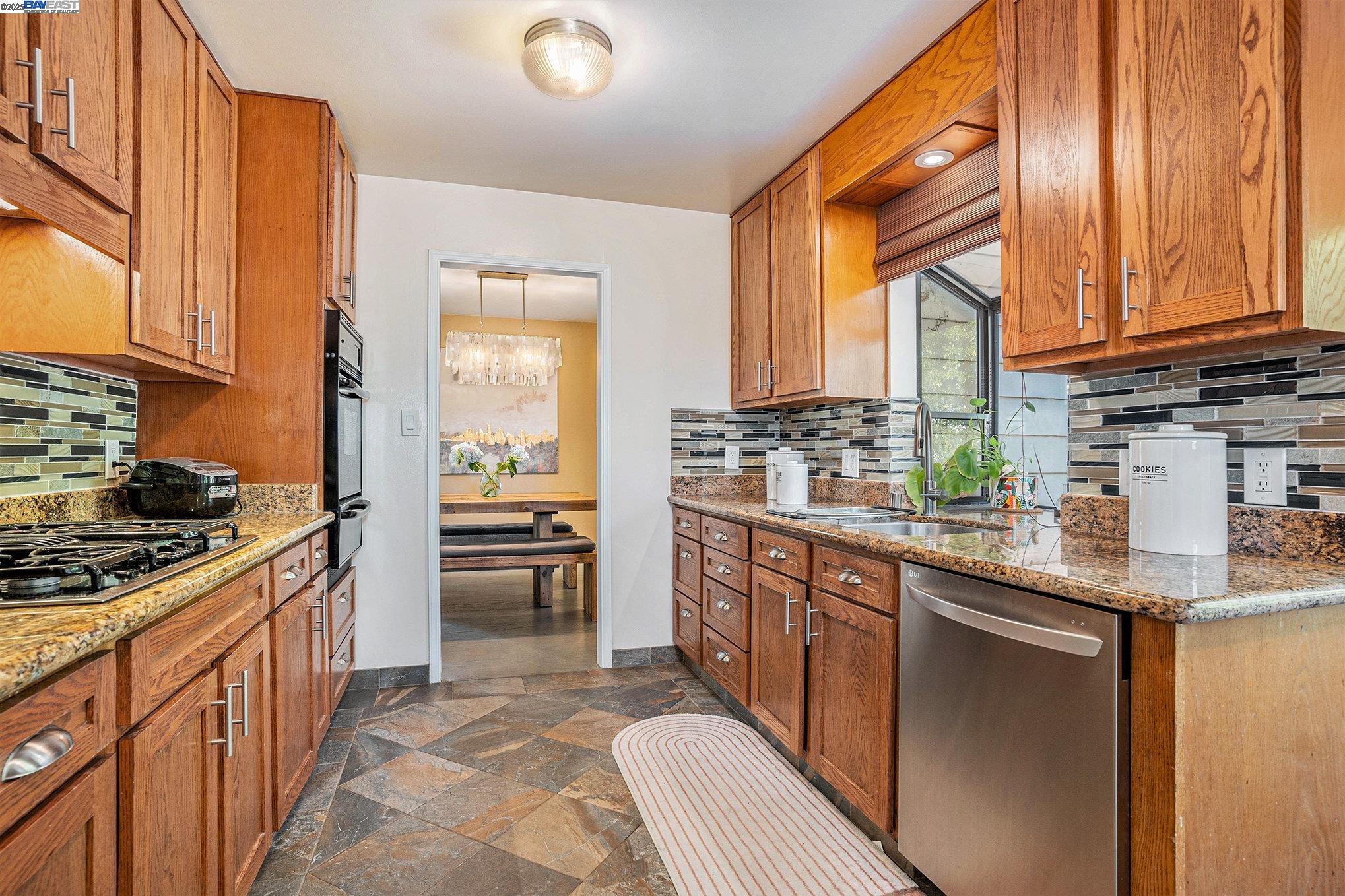 18890 Santa Maria Ave, Castro Valley, California 94546, 3 Bedrooms Bedrooms, 6 Rooms Rooms,2 BathroomsBathrooms,Residential Lease,For Rent,18890 Santa Maria Ave,41102203