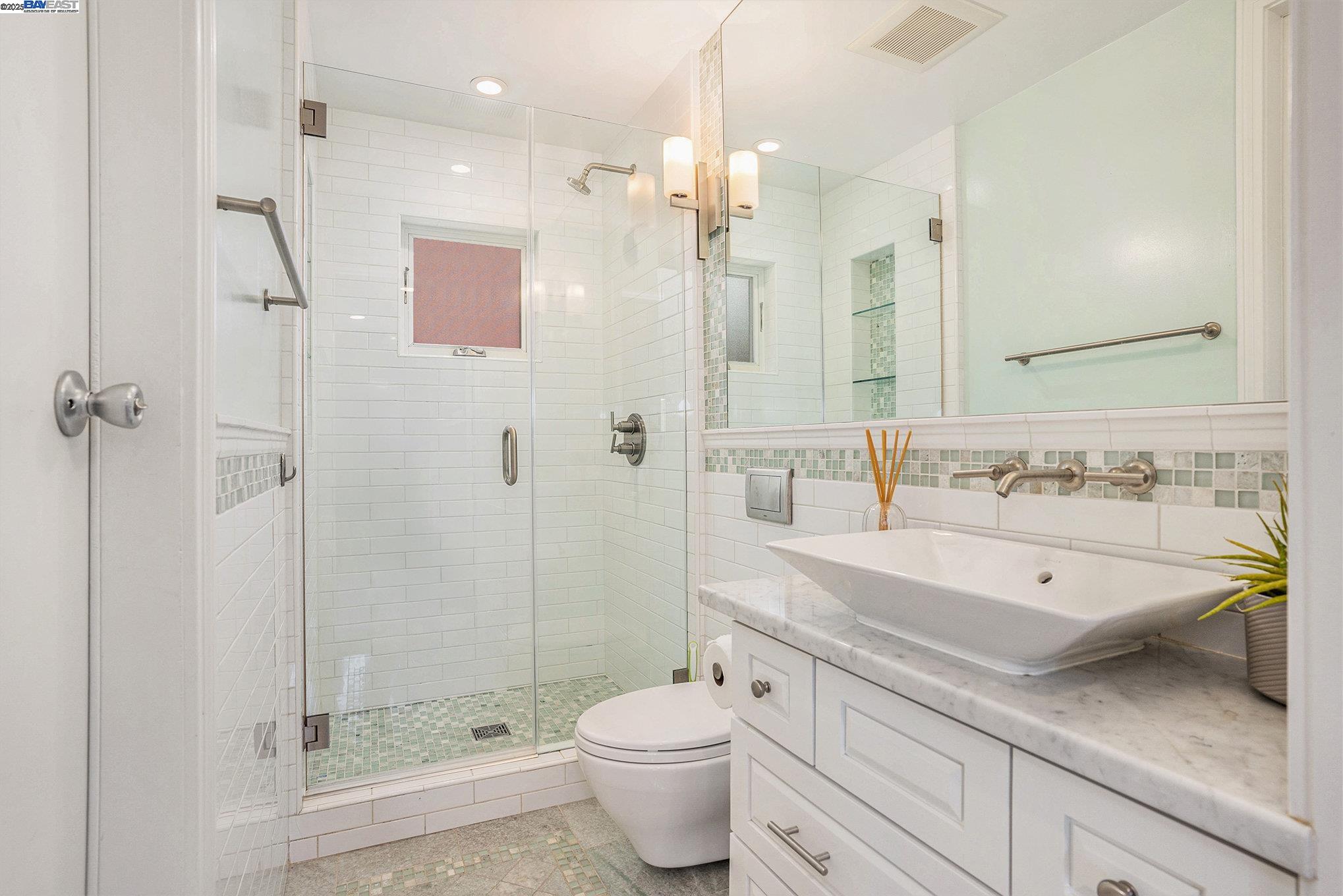 18890 Santa Maria Ave, Castro Valley, California 94546, 3 Bedrooms Bedrooms, 6 Rooms Rooms,2 BathroomsBathrooms,Residential Lease,For Rent,18890 Santa Maria Ave,41102203