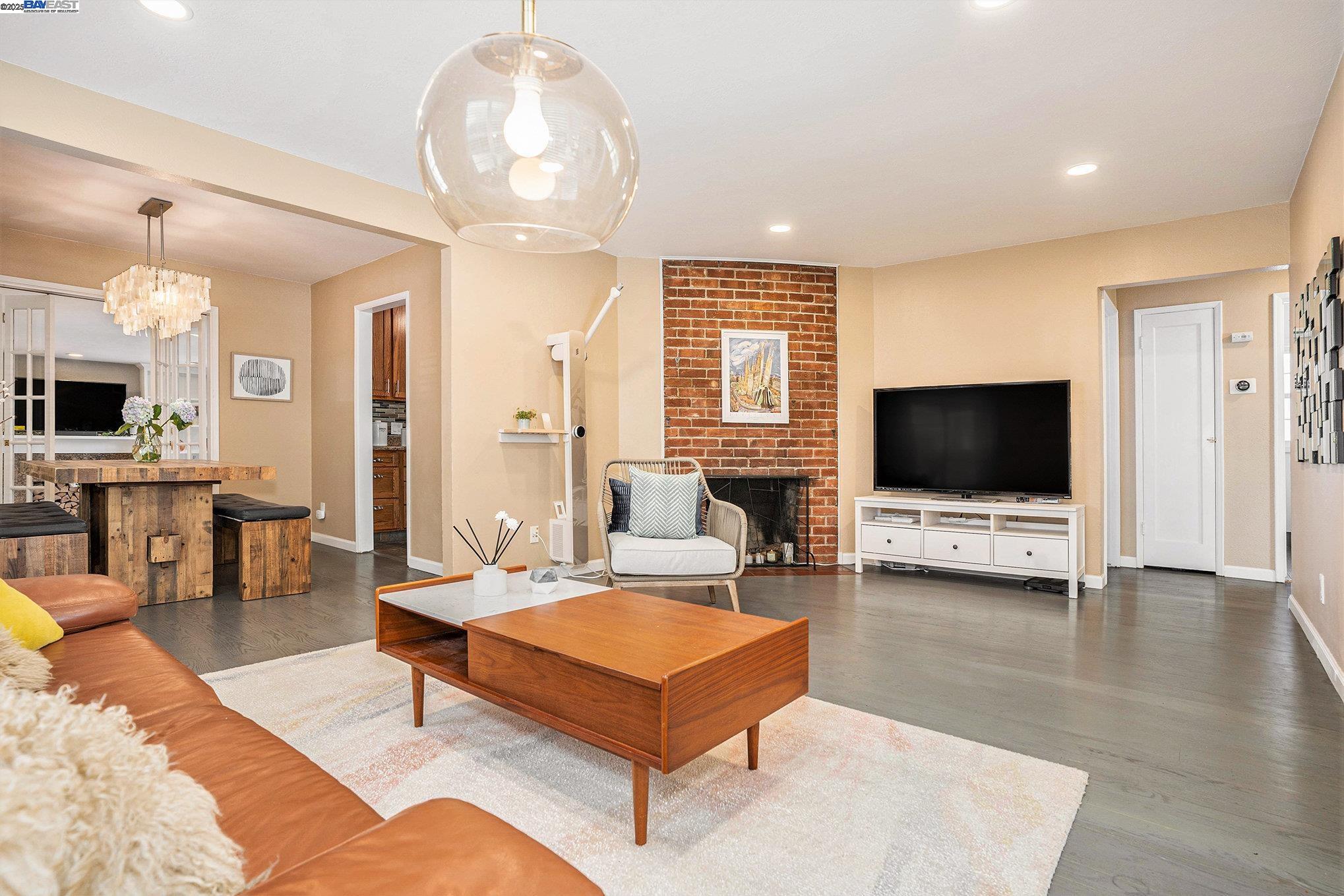 18890 Santa Maria Ave, Castro Valley, California 94546, 3 Bedrooms Bedrooms, 6 Rooms Rooms,2 BathroomsBathrooms,Residential Lease,For Rent,18890 Santa Maria Ave,41102203
